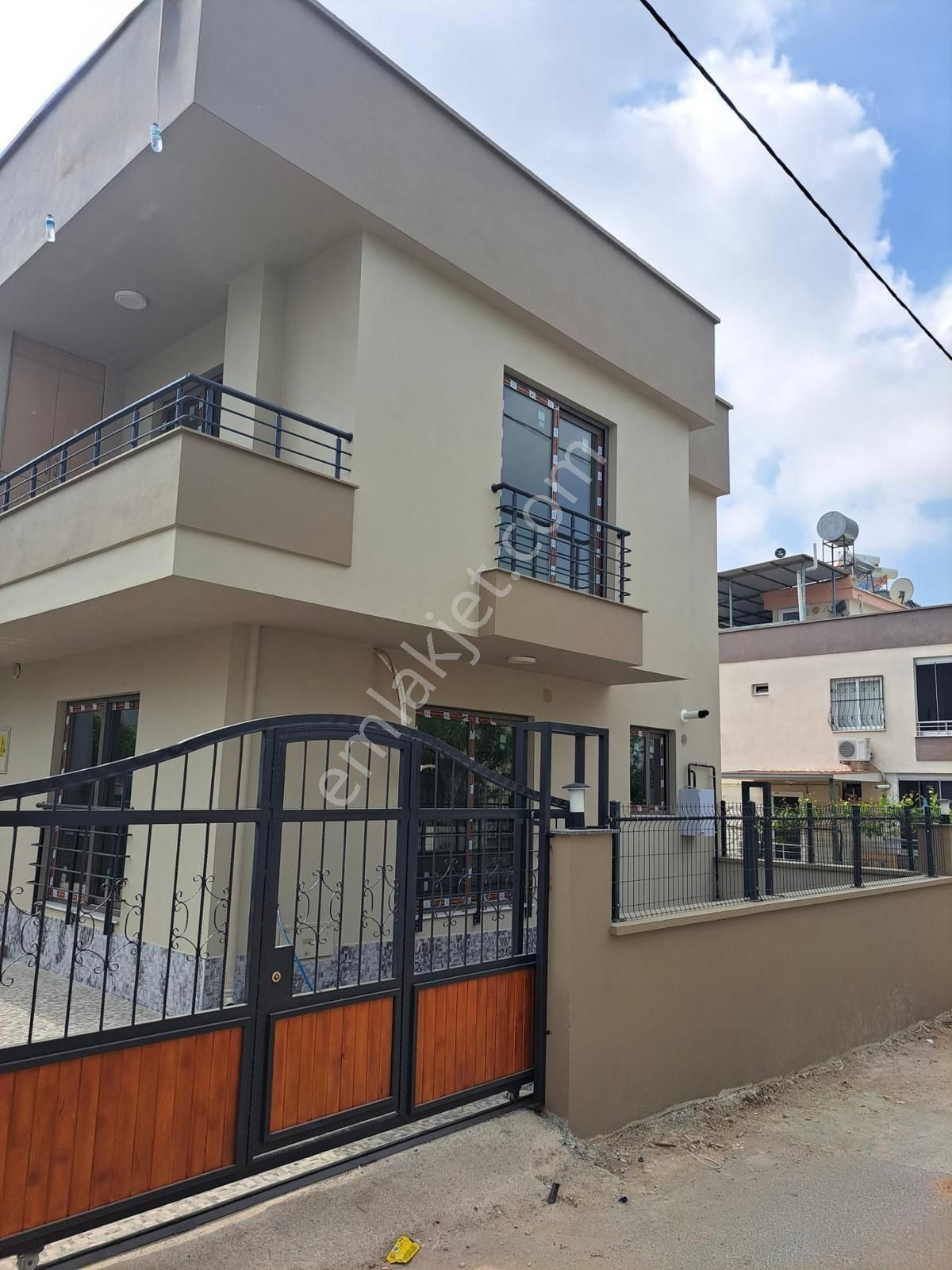 Şehir Merkezine Yakın, Doğayla İç İçe – Fuatmorel Satılık Villa