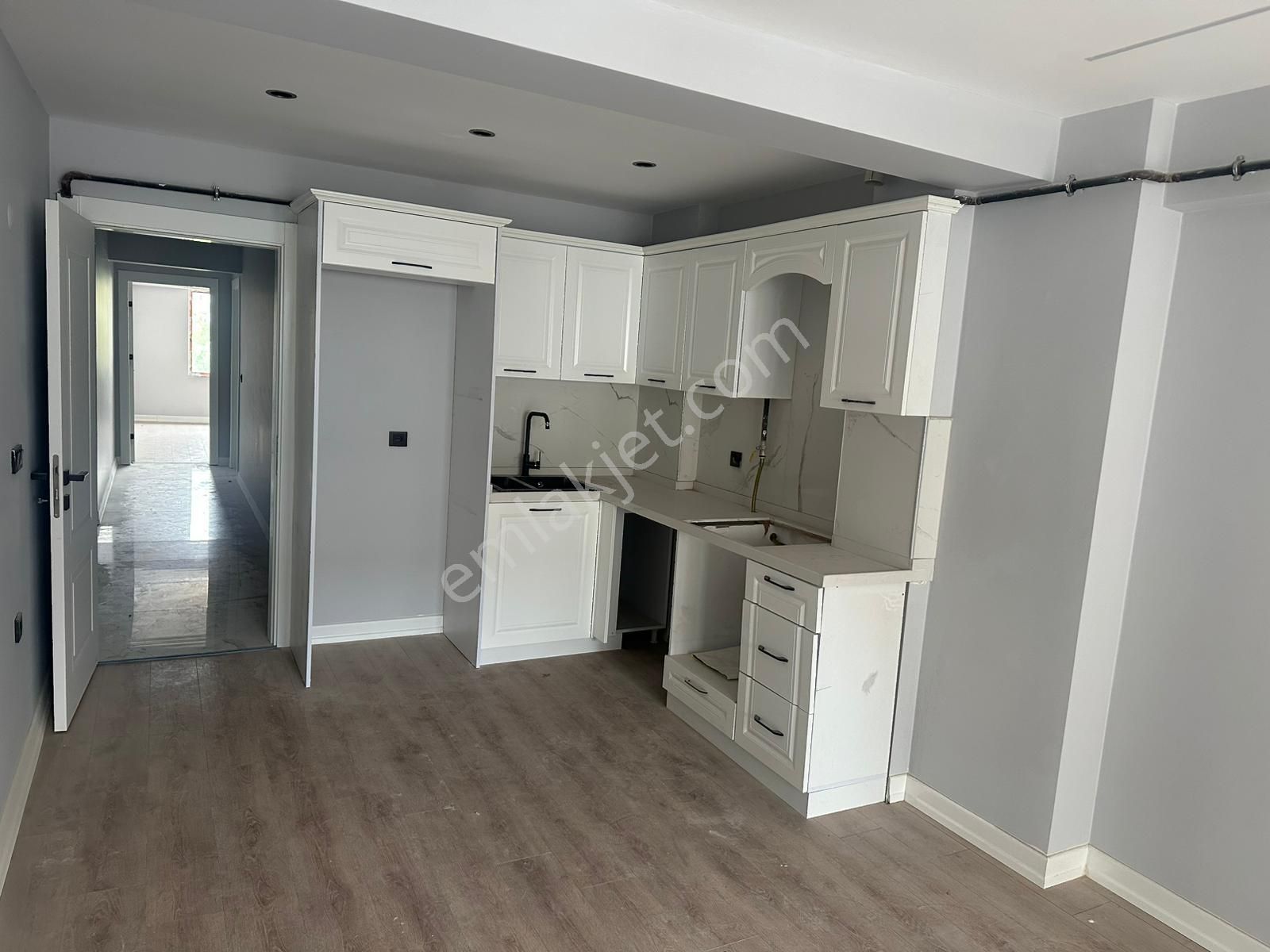Paşabayır Mah. 70 M2 Geniş 1+1 Ara Kat Satılık Sıfır Daire