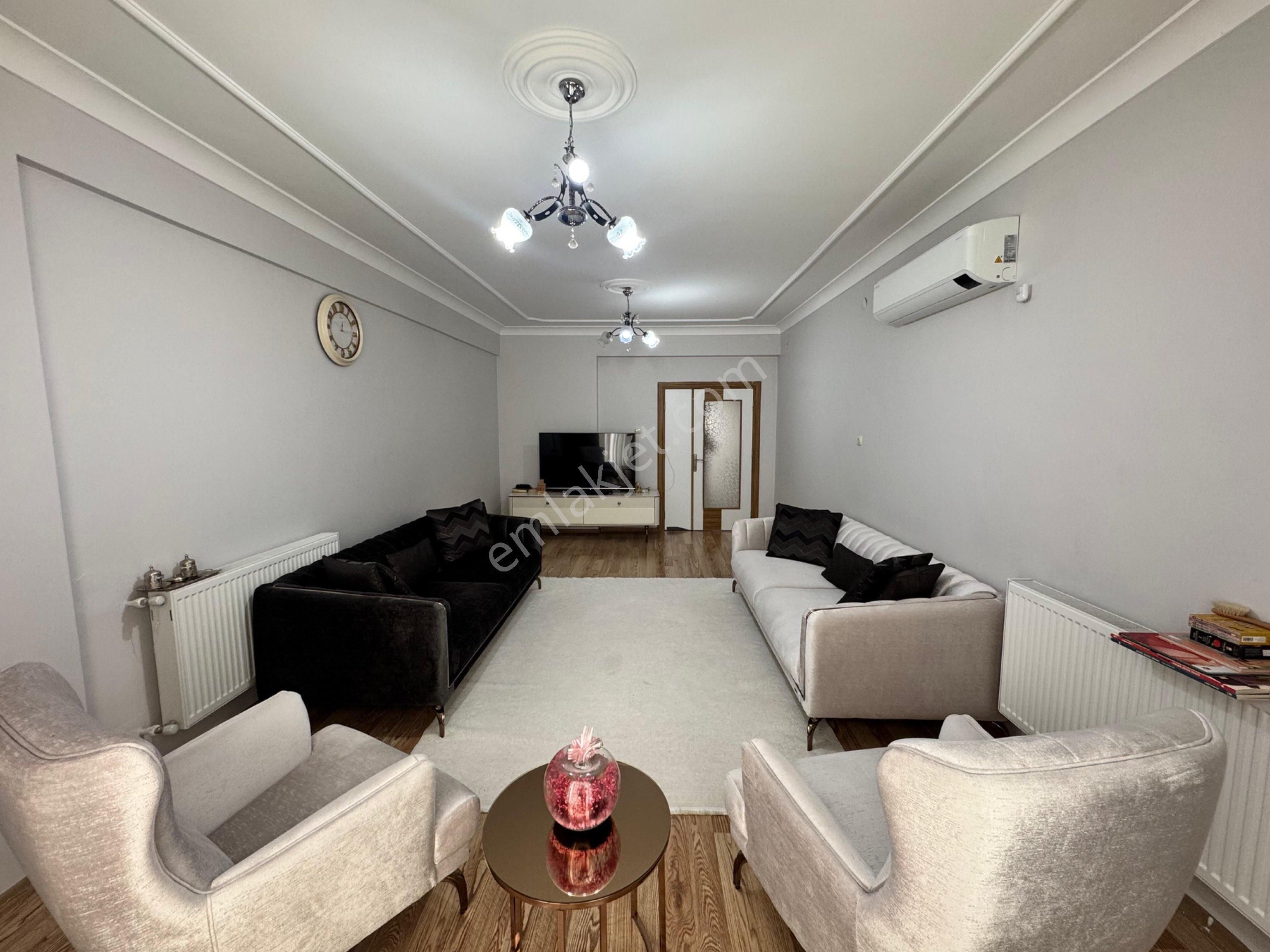 Acil Emlaktan Satılık 4+1 Daire