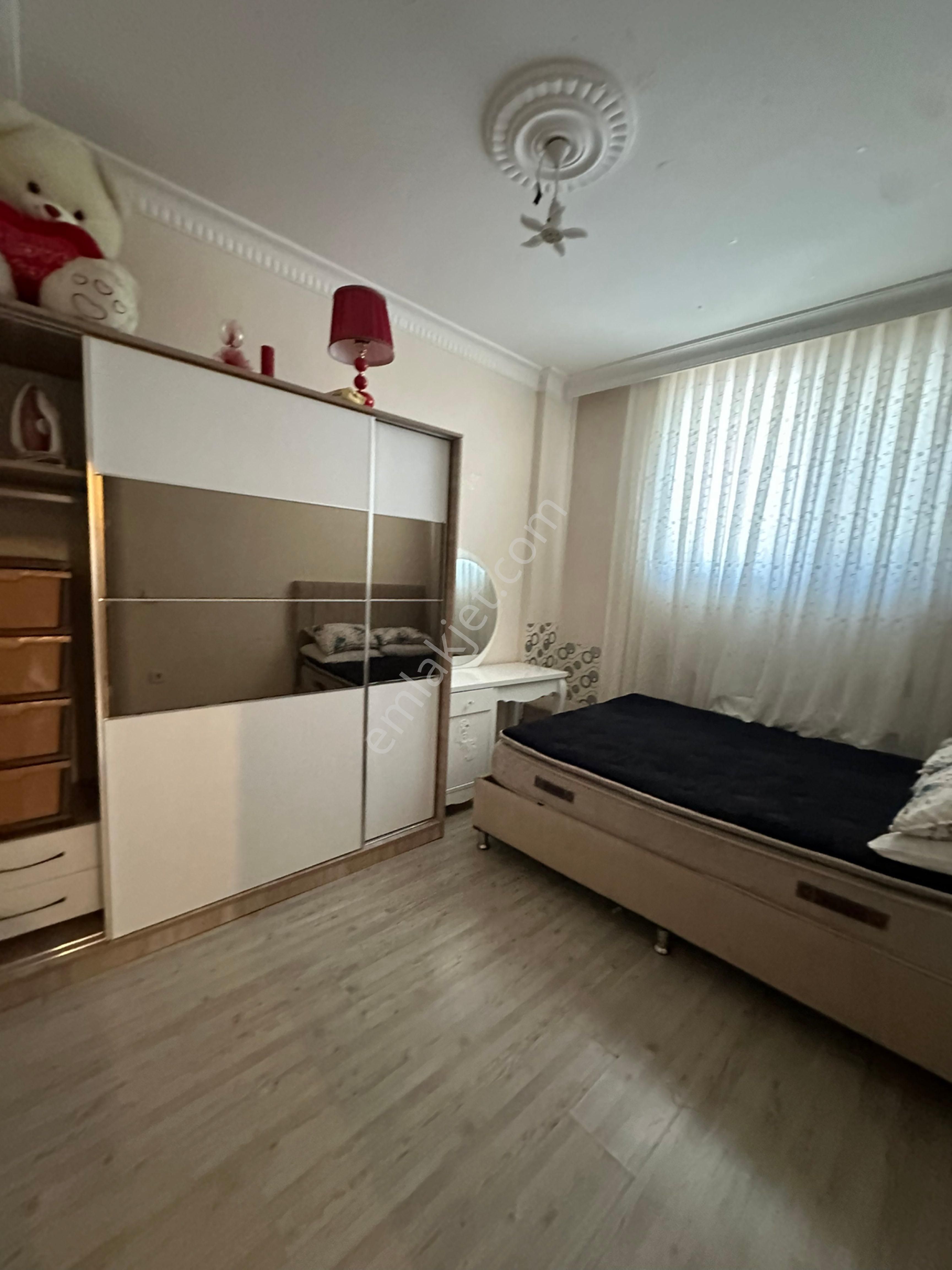 Üçevlerde Bedavadan Biraz Pahalı Eşyalı Daire - Görsel 7