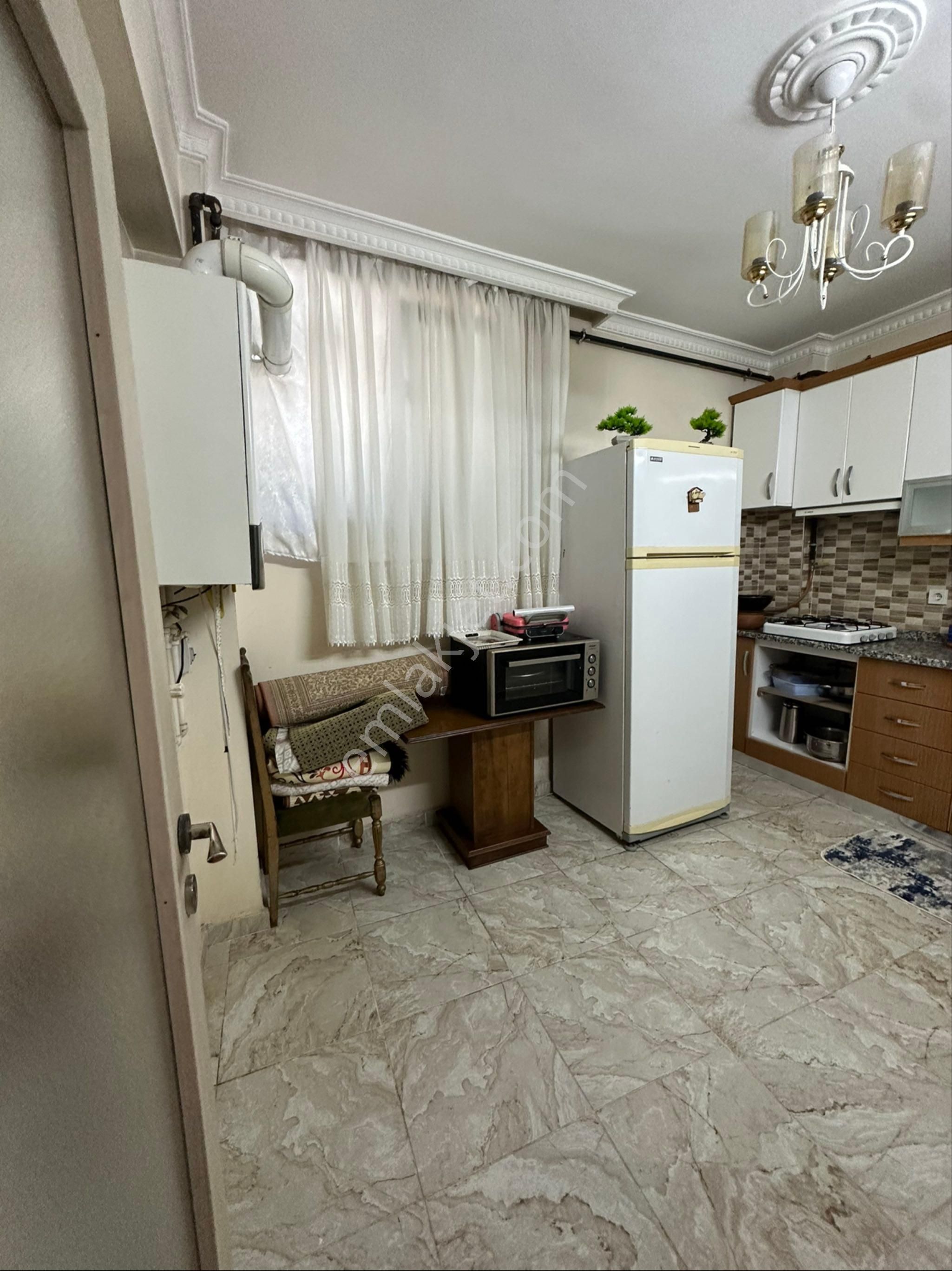 Üçevlerde Bedavadan Biraz Pahalı Eşyalı Daire - Görsel 9