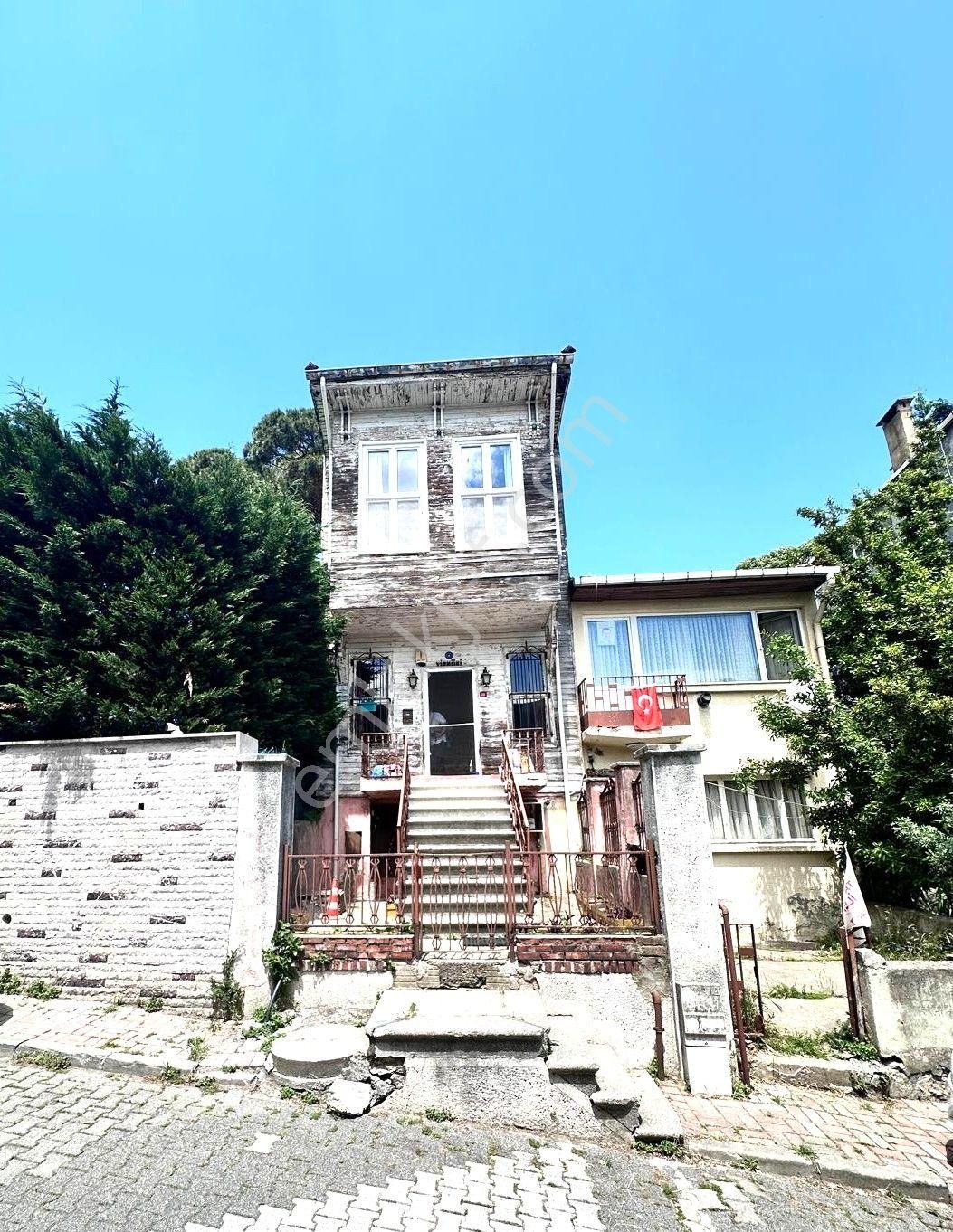 Büyükderede Denize Çok Yakın 4+1 2.derece Tarihi Eser