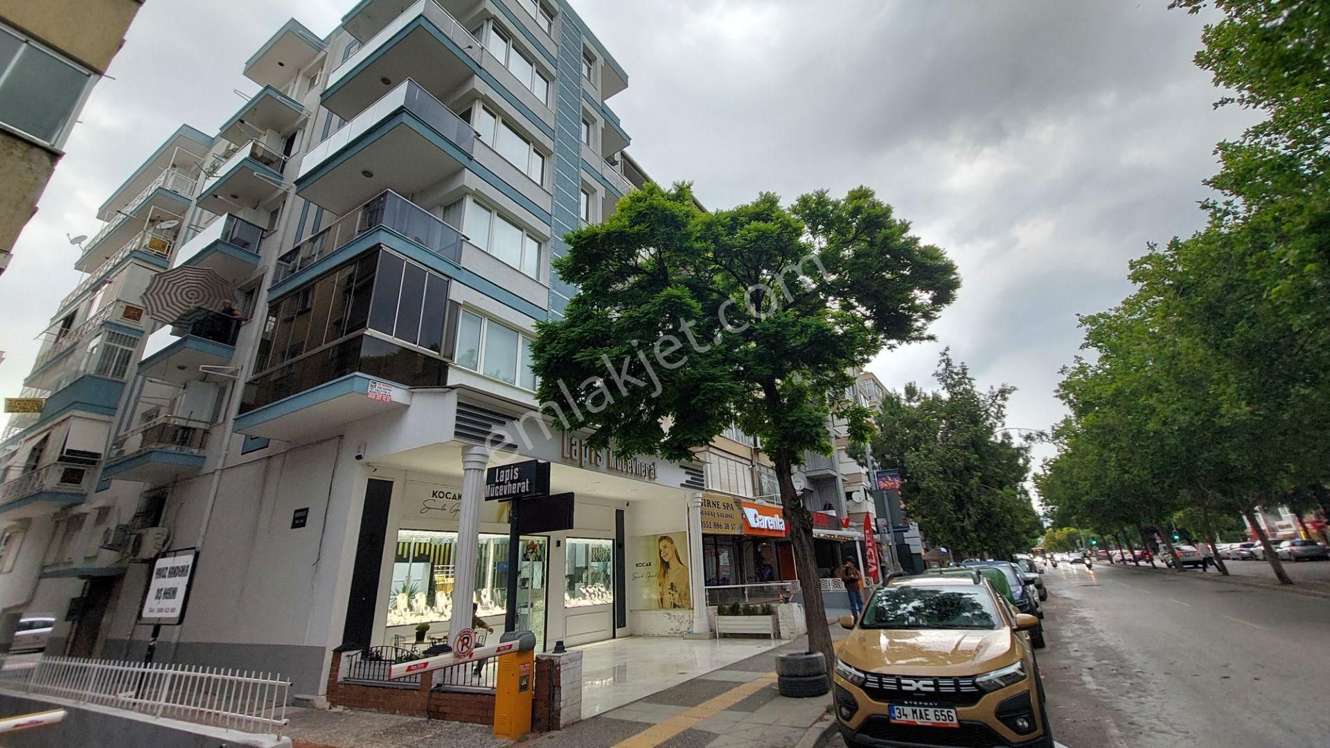 Karşıyaka Nergiz İzban Yakını G. Bulvarı Boş Kiralık 2+1 Daire
