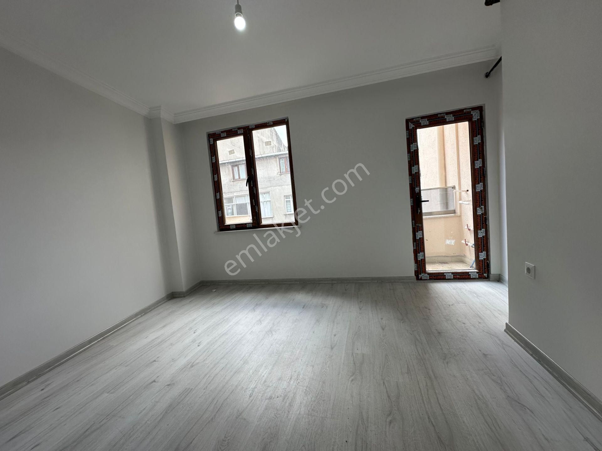 Bağcılar Demirkapı Da Satılık 2+1 Arakat Daire