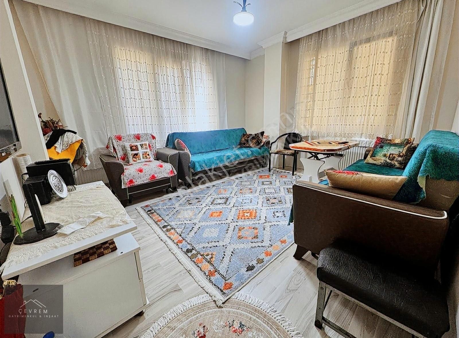**çevrem**den Yeşilova'da Metrobüse Yakın 2+1 85m² Y.giriş