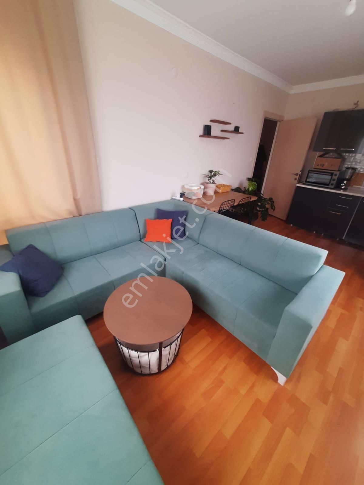 Bornova Merkeze Yakın Full Eşyalı Temiz Bakımlı Kiralık 2+1 Manzaralı Daire