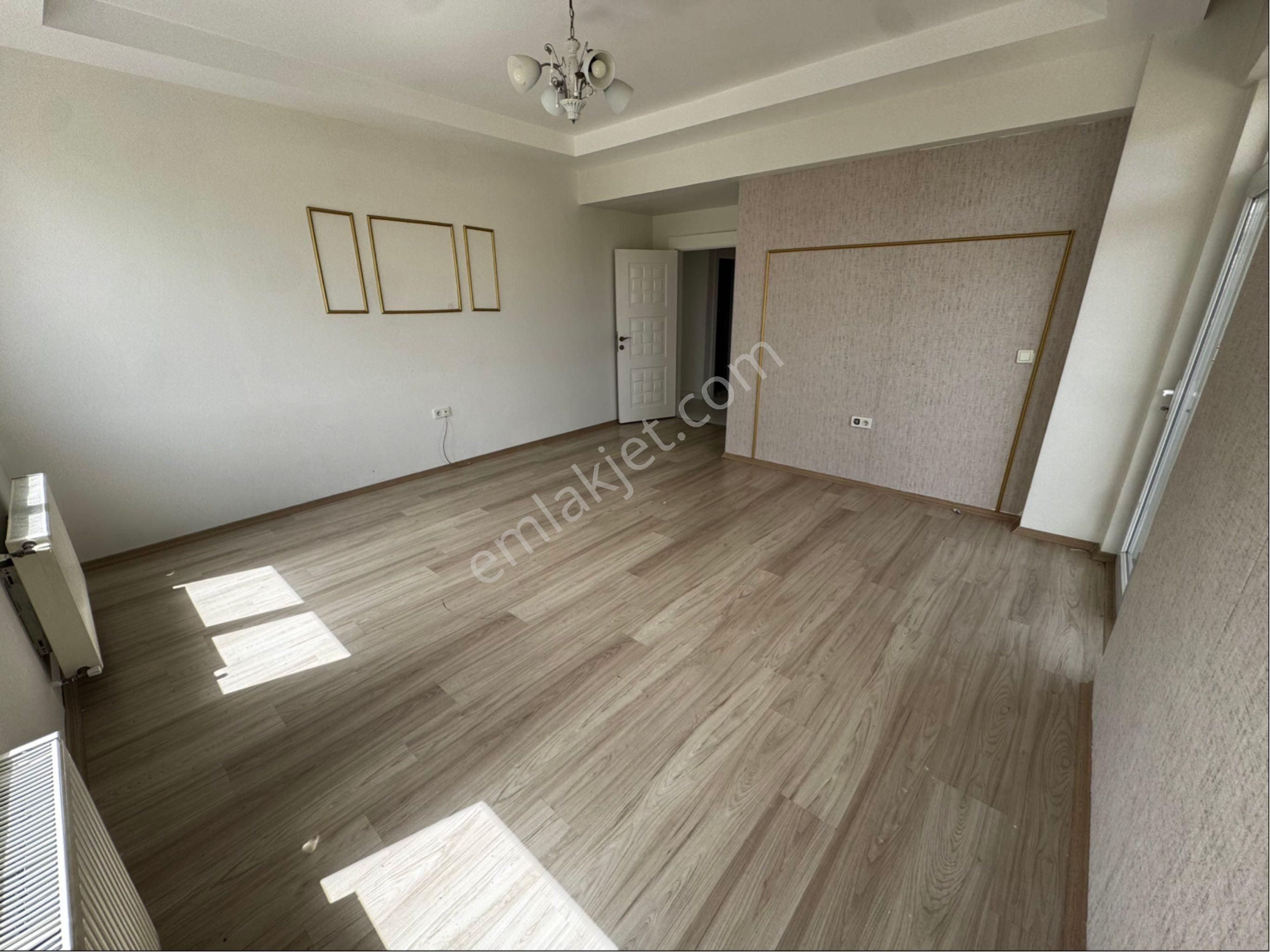 Beykent Karakol Arkası Satılık 2+1 Daire
