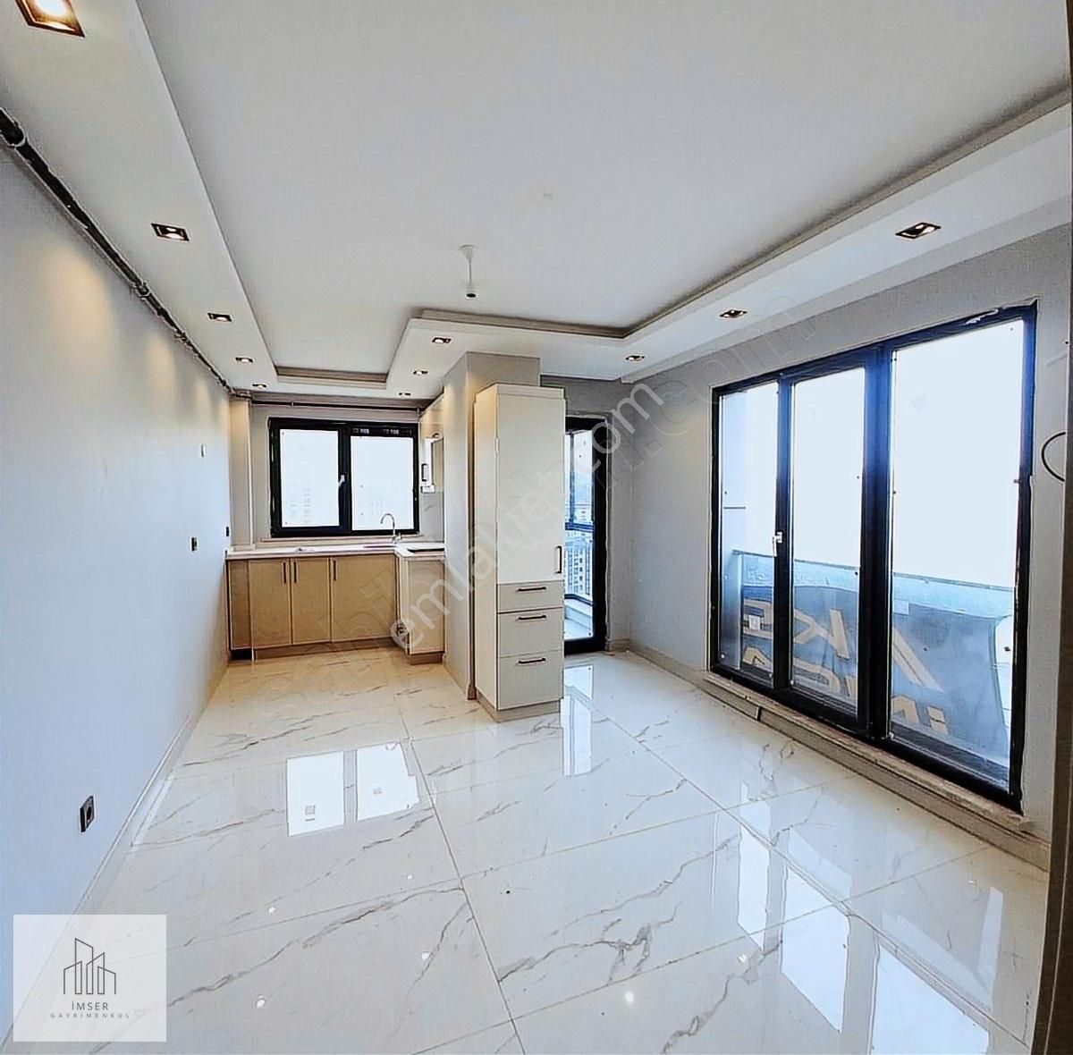 Emsalsiz Güvenlikli Site İçinde Lüx Konsept Eşyalı & Eşyasız 2+1
