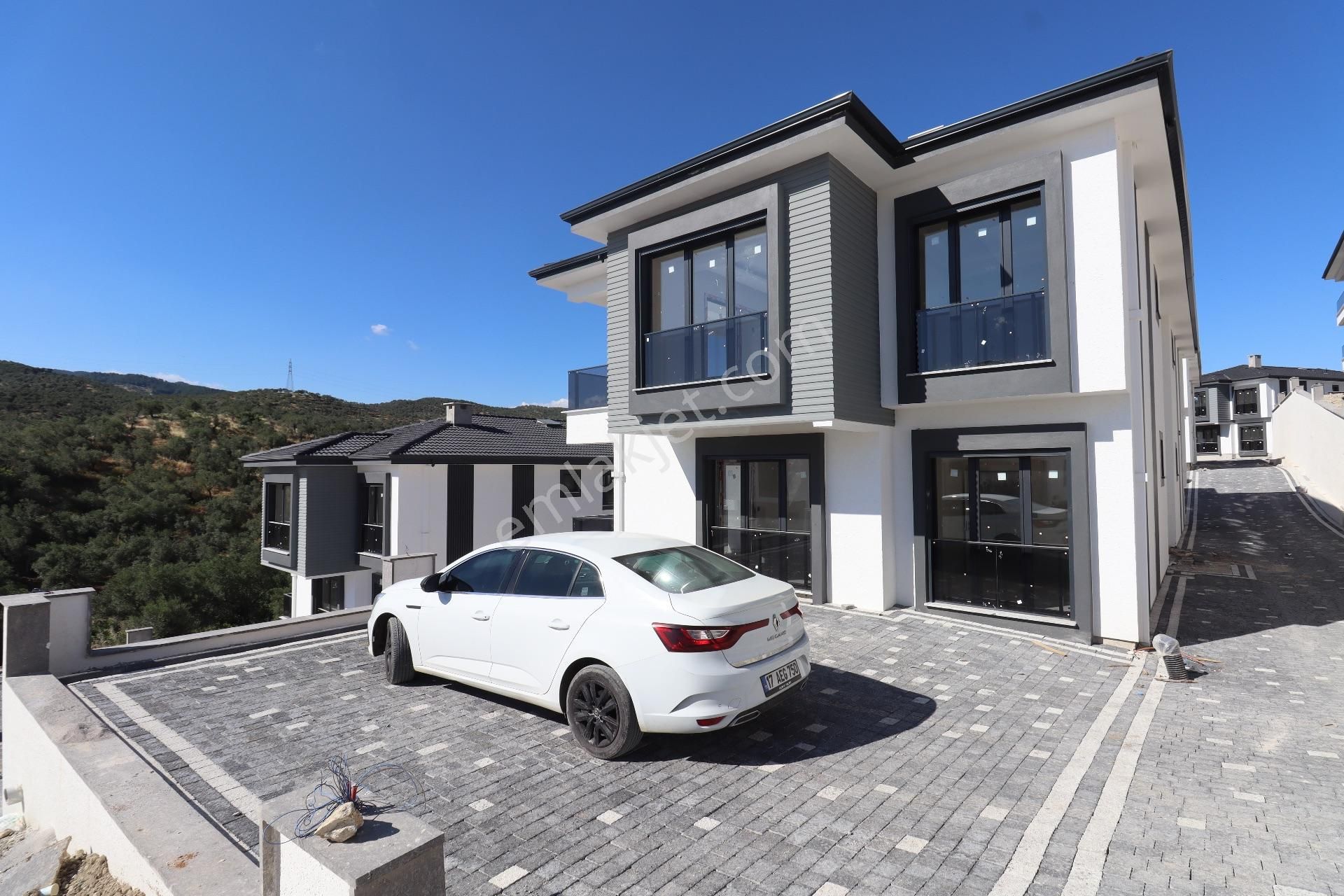 Mahmut İşler'den Küçükkuyu'da Satılık Deniz Manzaralı Sıfır Daireler - Görsel 22