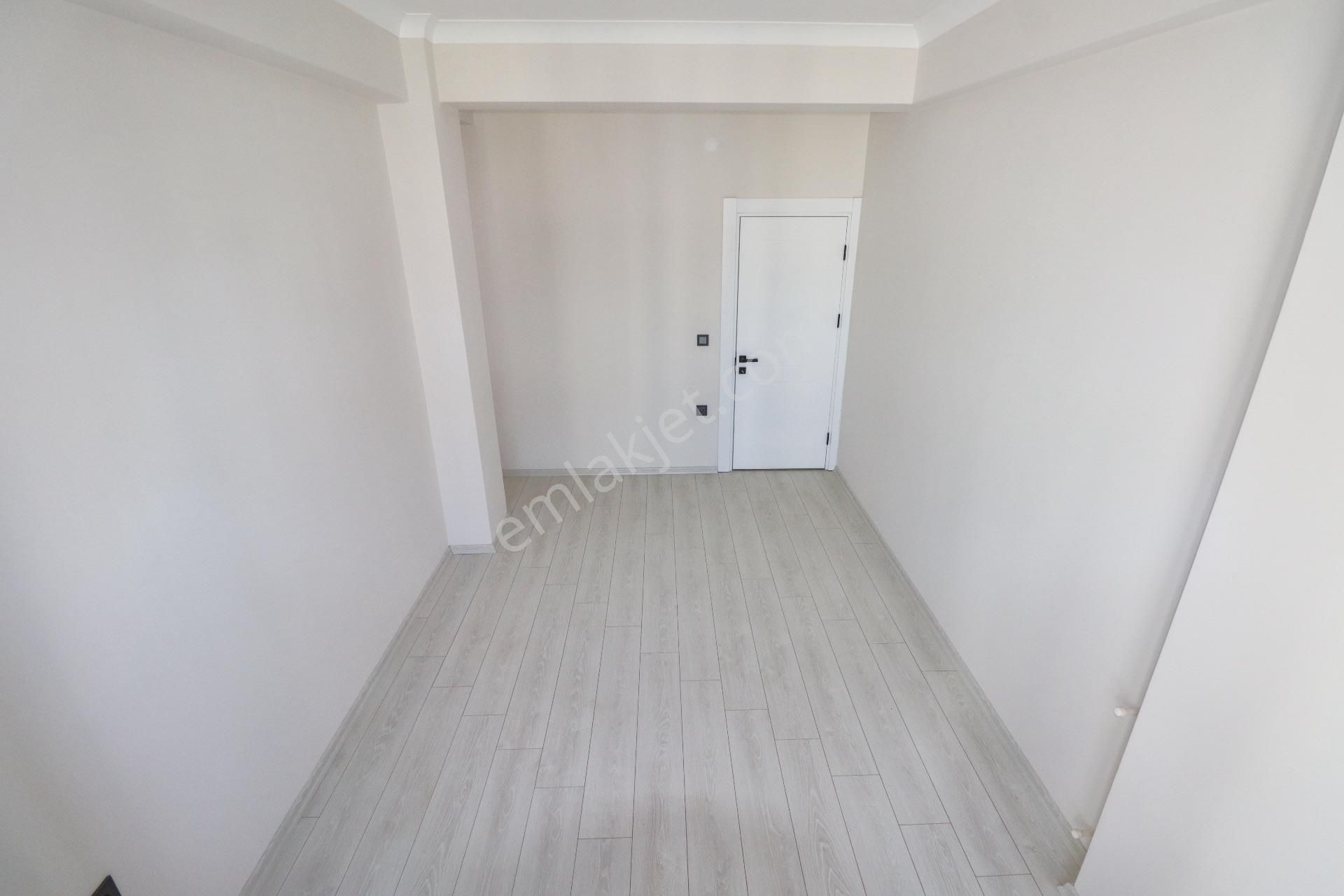 Mahmut İşler'den Küçükkuyu'da Satılık Deniz Manzaralı Sıfır Daireler - Görsel 14