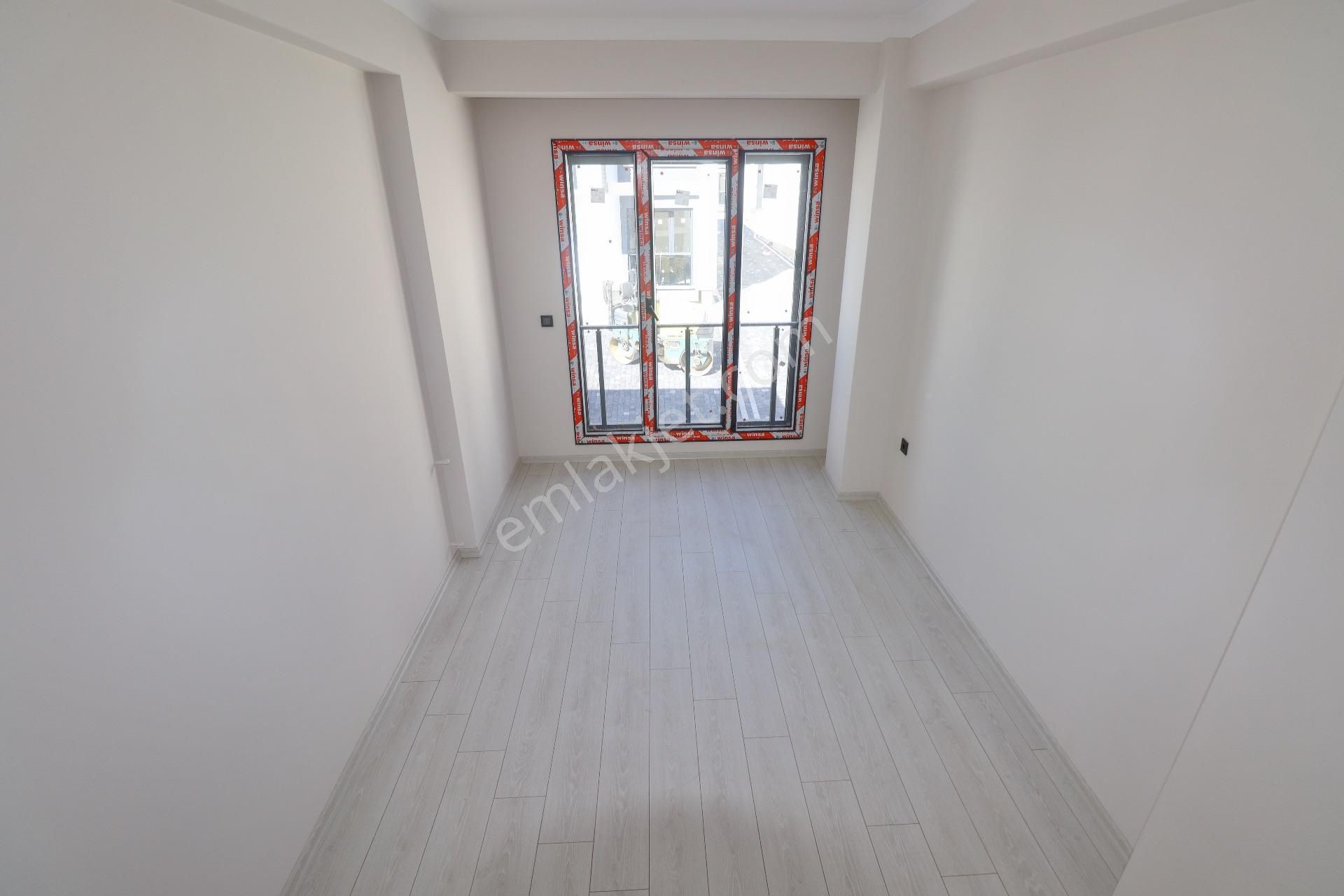 Mahmut İşler'den Küçükkuyu'da Satılık Deniz Manzaralı Sıfır Daireler - Görsel 13