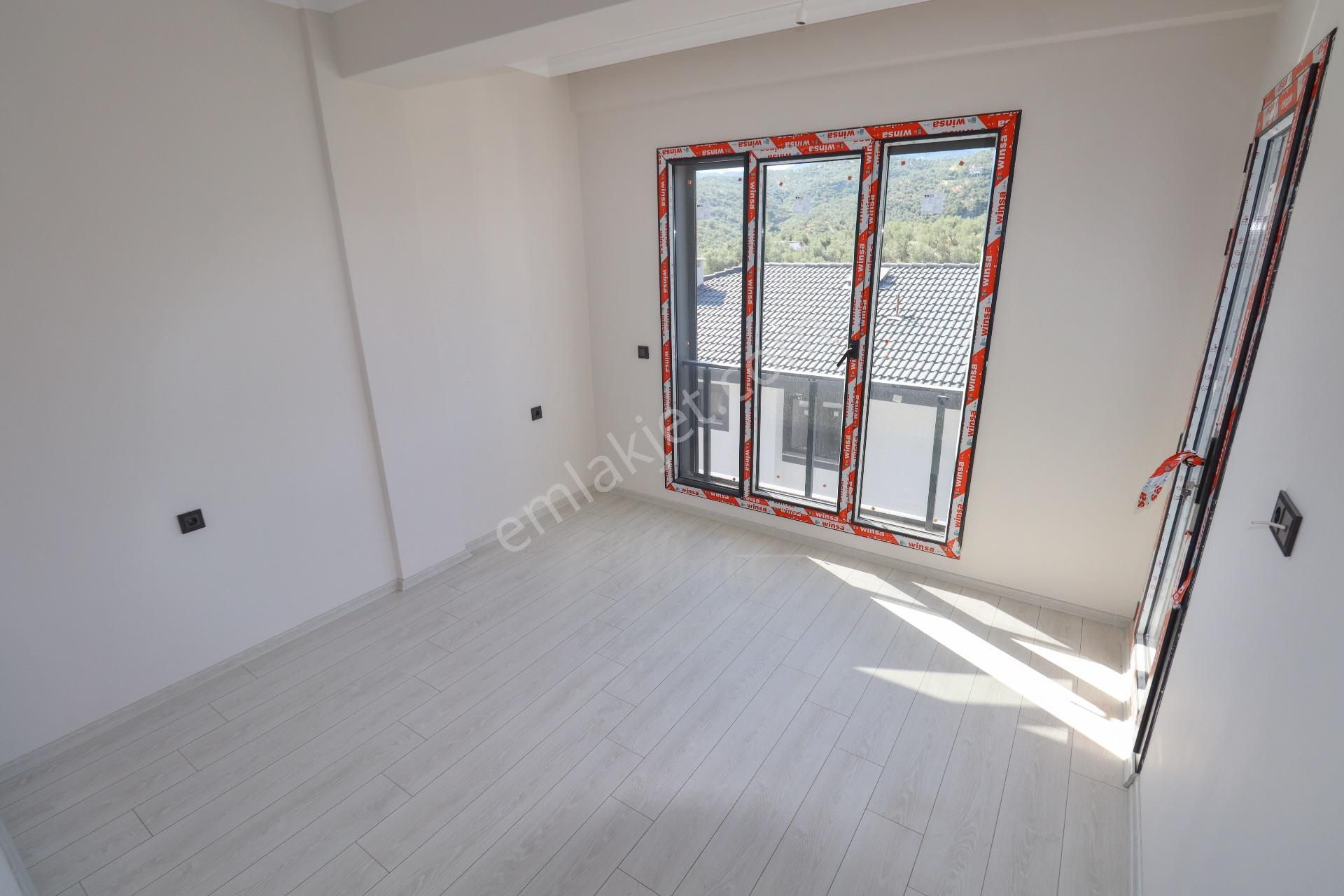 Mahmut İşler'den Küçükkuyu'da Satılık Deniz Manzaralı Sıfır Daireler - Görsel 15