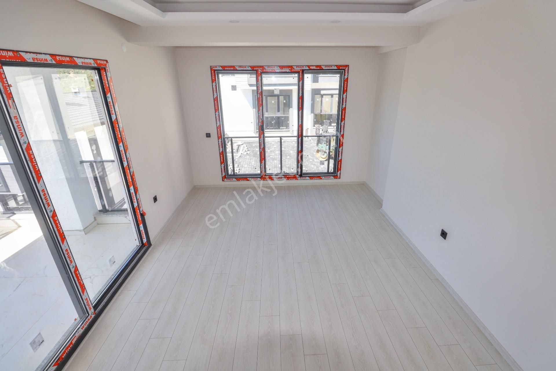 Mahmut İşler'den Küçükkuyu'da Satılık Deniz Manzaralı Sıfır Daireler - Görsel 10