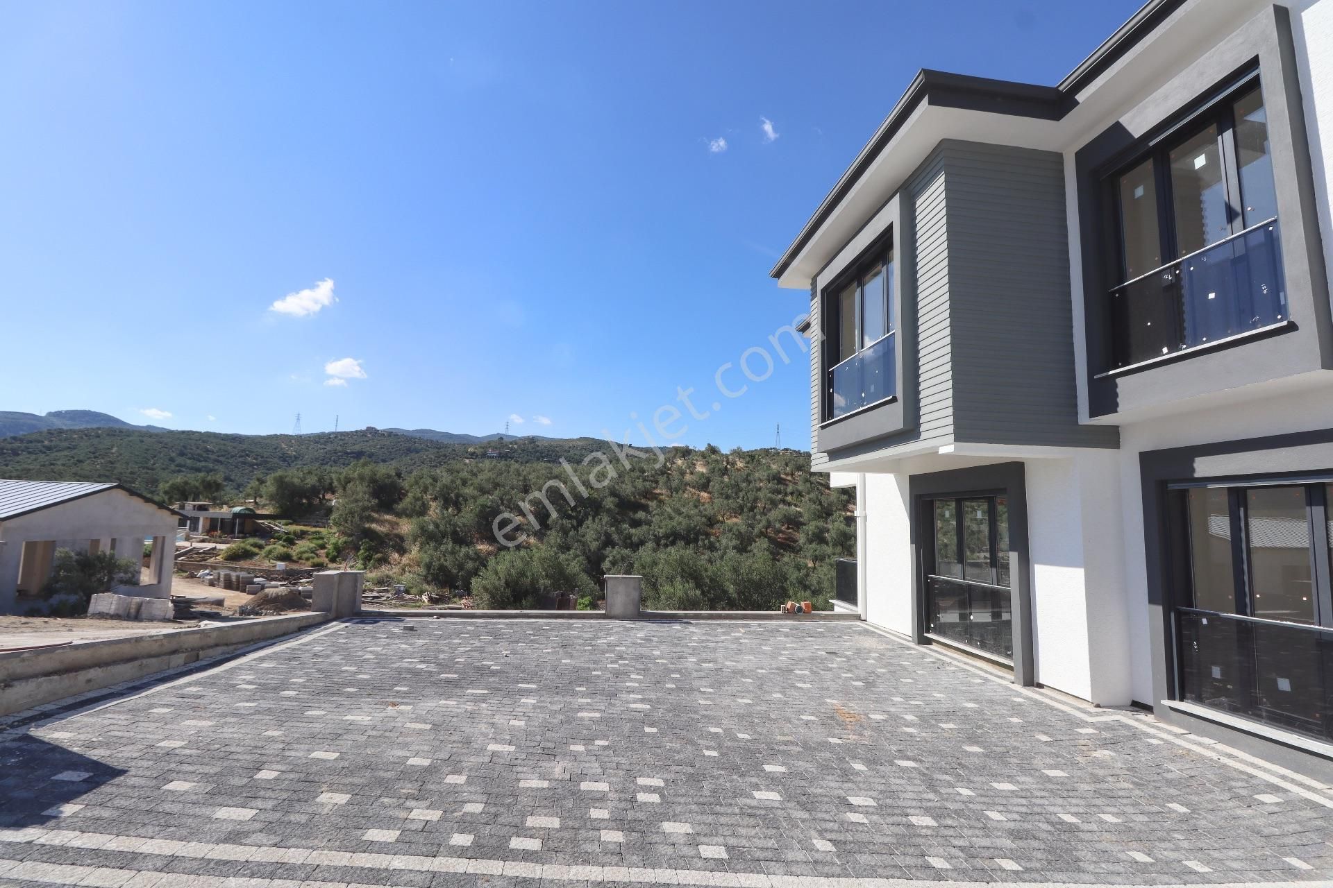 Mahmut İşler'den Küçükkuyu'da Satılık Deniz Manzaralı Sıfır Daireler - Görsel 24