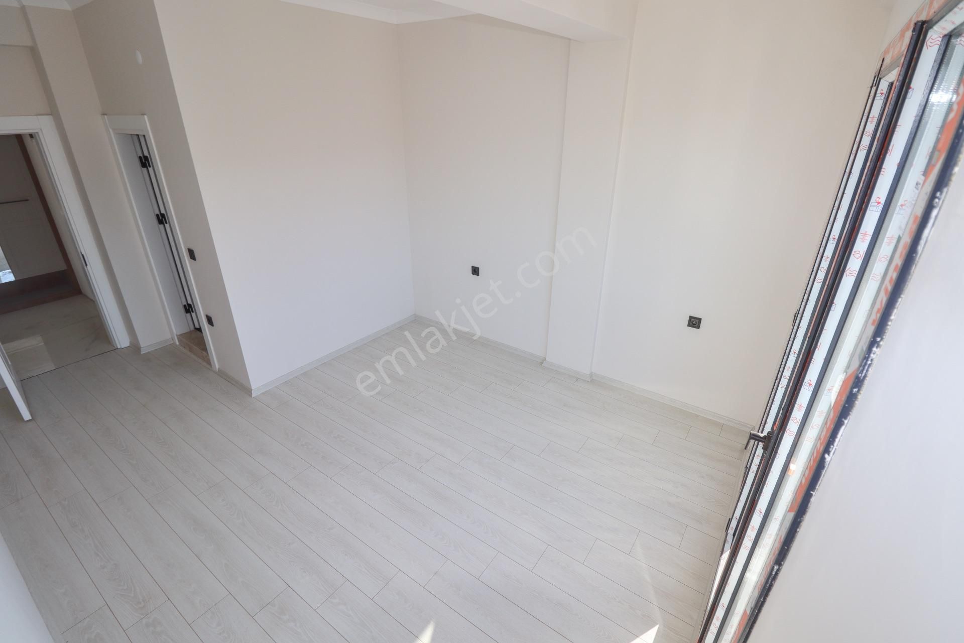 Mahmut İşler'den Küçükkuyu'da Satılık Deniz Manzaralı Sıfır Daireler - Görsel 16