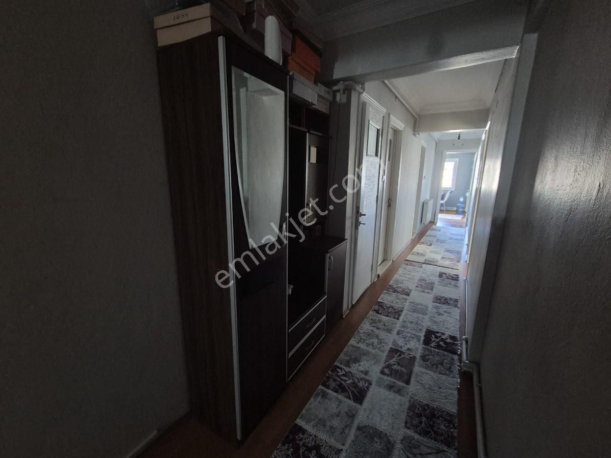 Efeler Mah. 30 Ağustos Okul Yakını Bakımlı 3+1 Satılık Daire