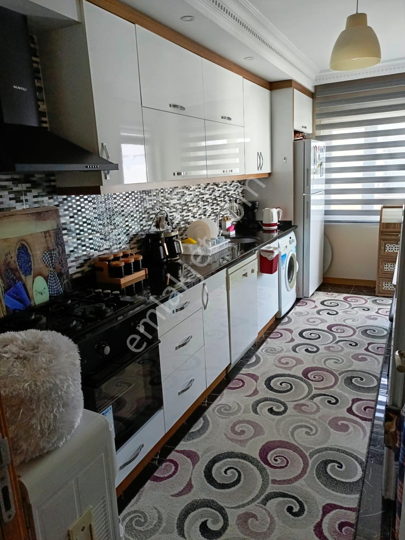 Havuzlu Site İçinde Ebeveyn Banyolu 3+1 Fırsat Daire