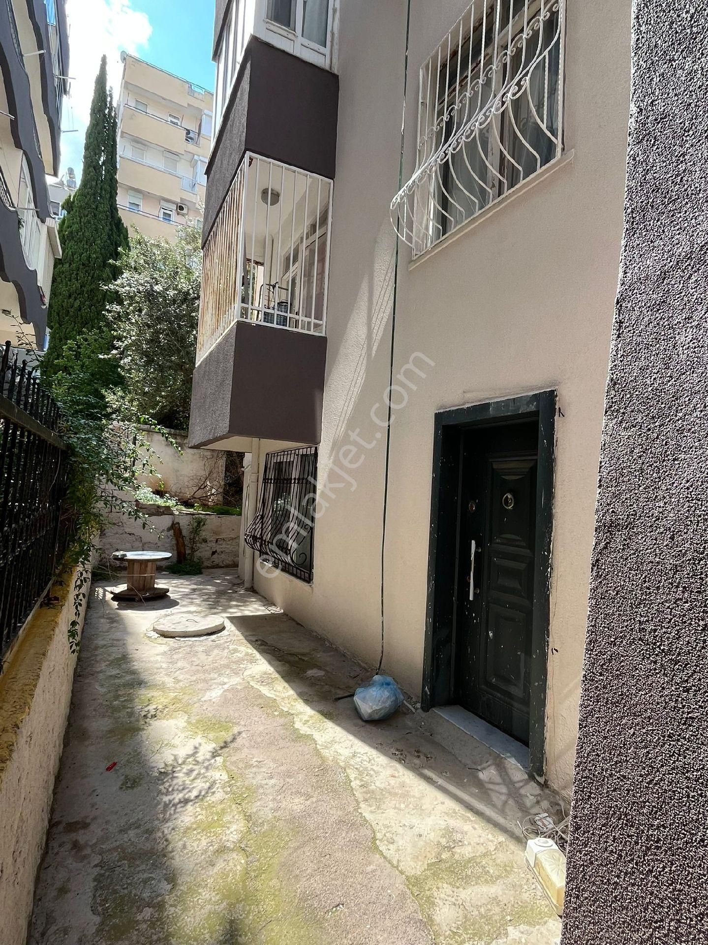 Bahçelievlerde Satılık Giriş Kat