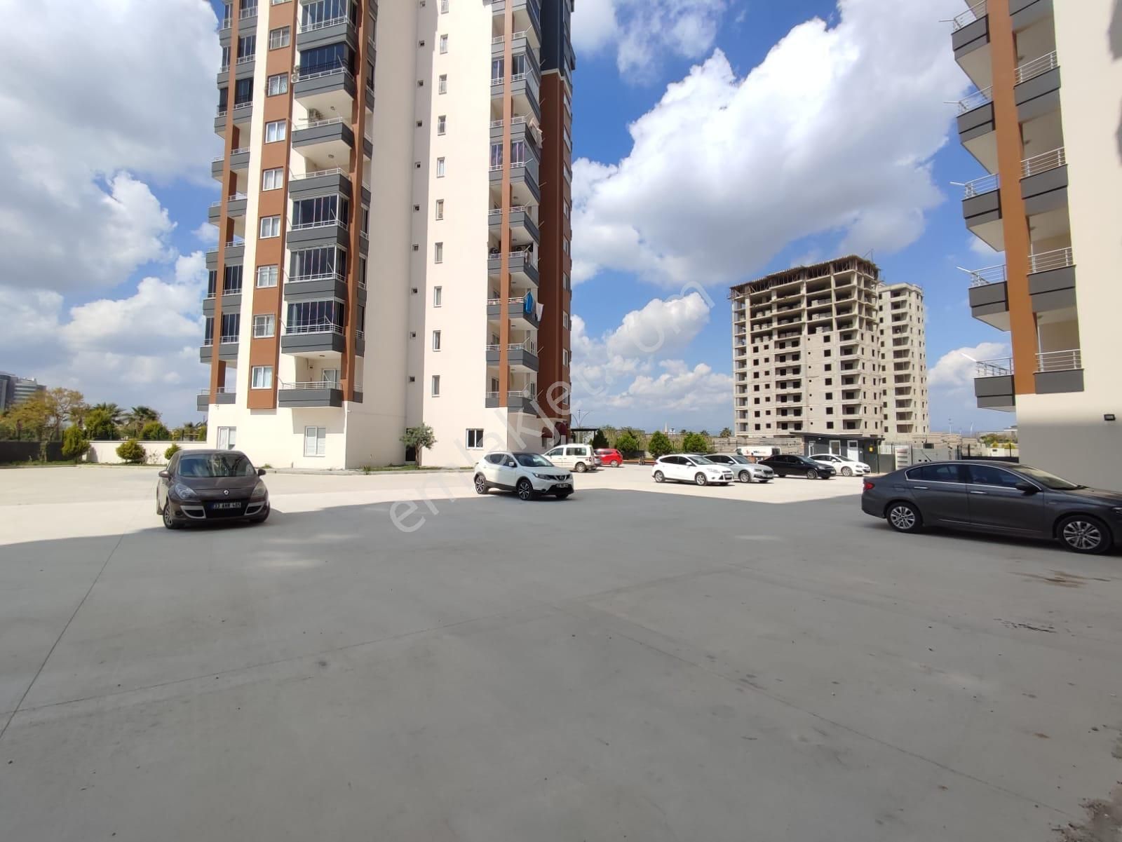 Dinç Emlak'dan Yeni Hastane Yanı 3+1 Kombili Boş Kiralık Daire
