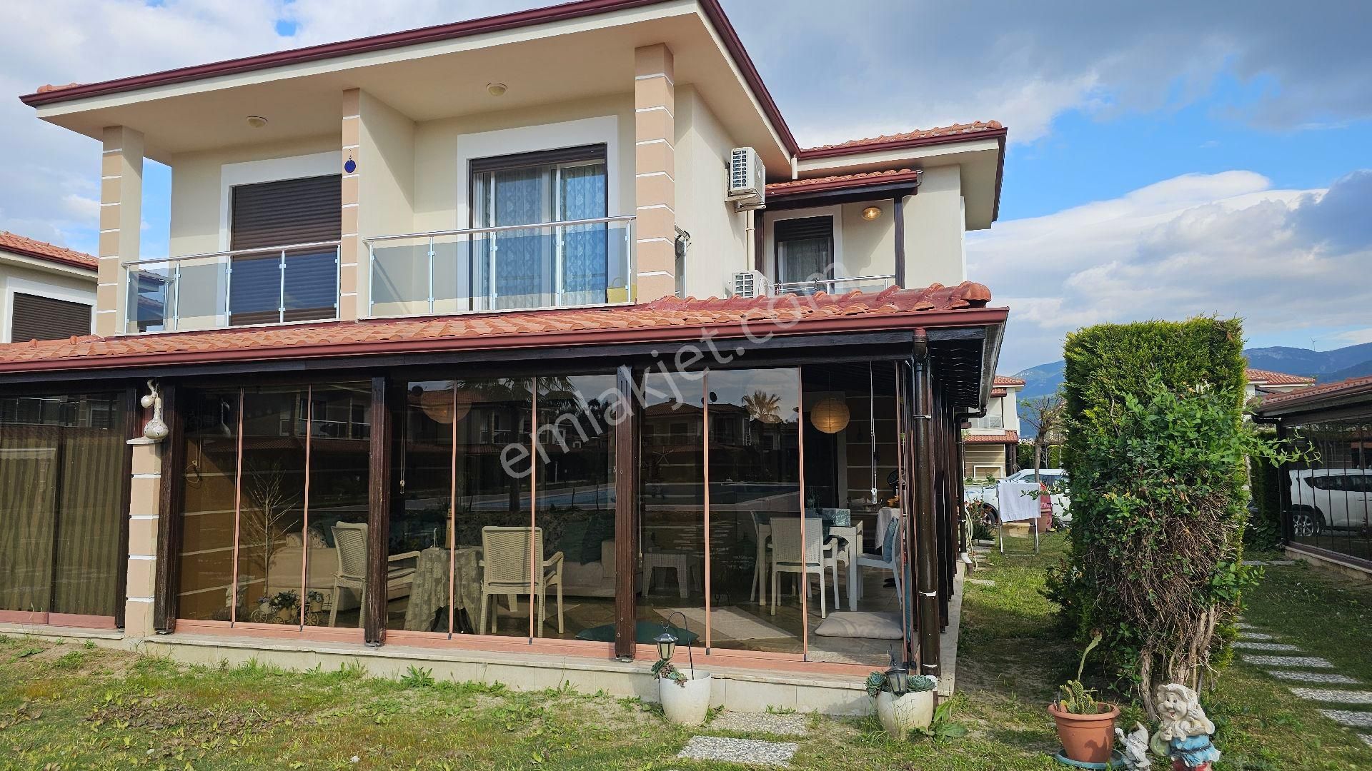 Kuşadası Kiralık 3+1 Estalı Vılla