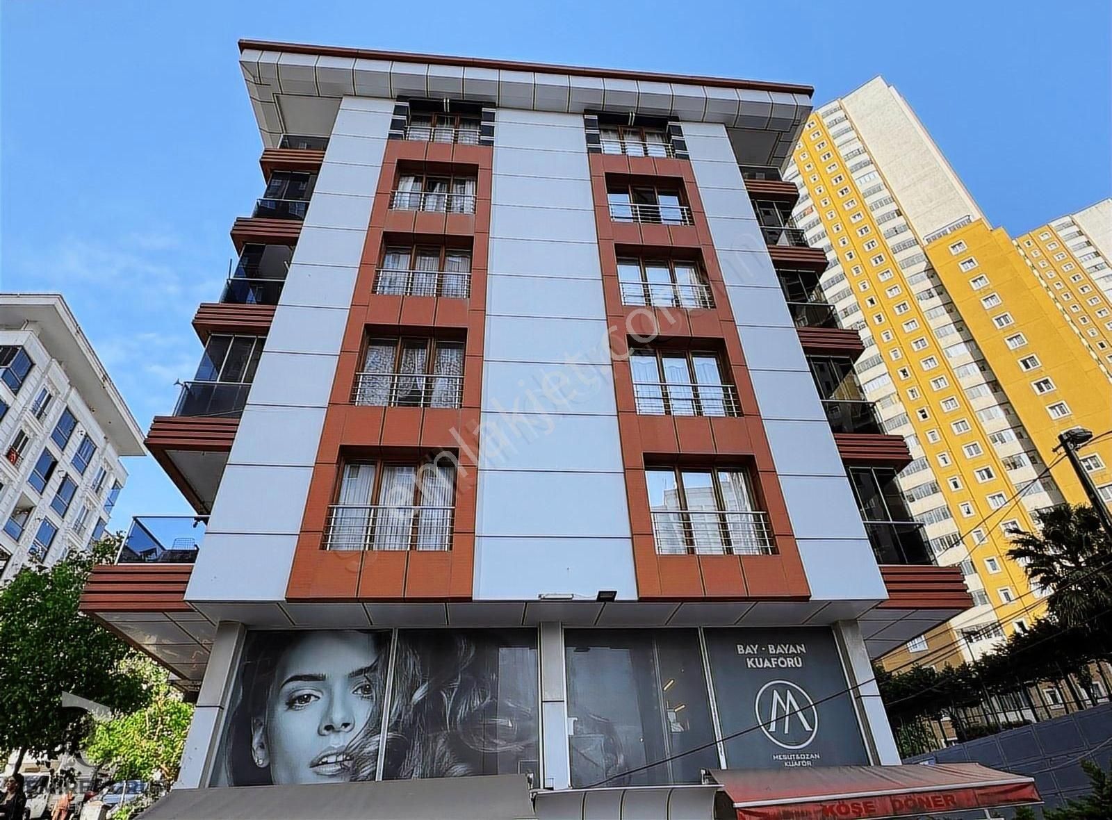 Esenyurt Akevler Mahallesi 2+1 Ebeveyn Banyolu Satılık Daire