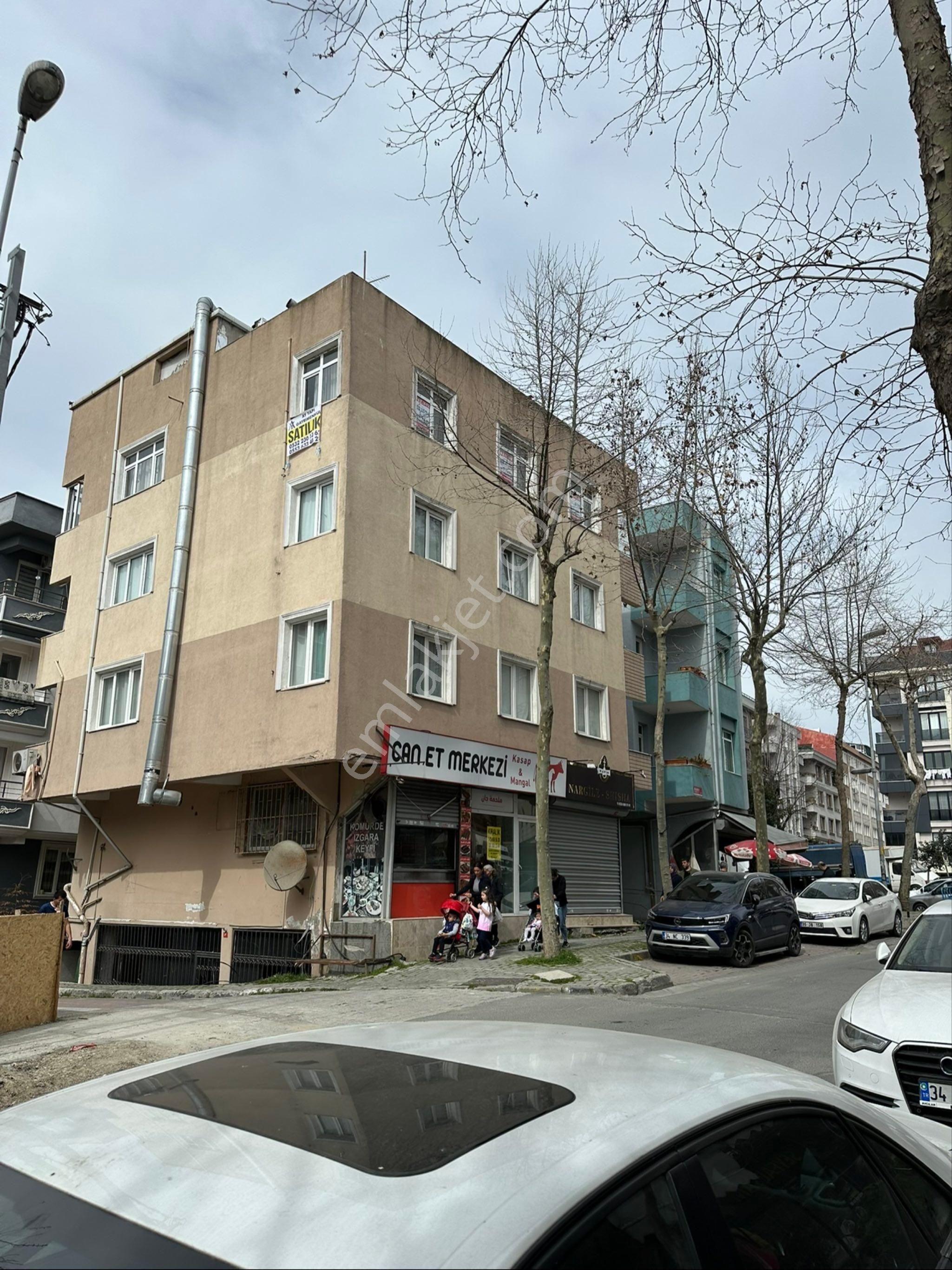 Avcılar Merkez Dibi 130 M2 3+1 3.kat Krediye Uygun