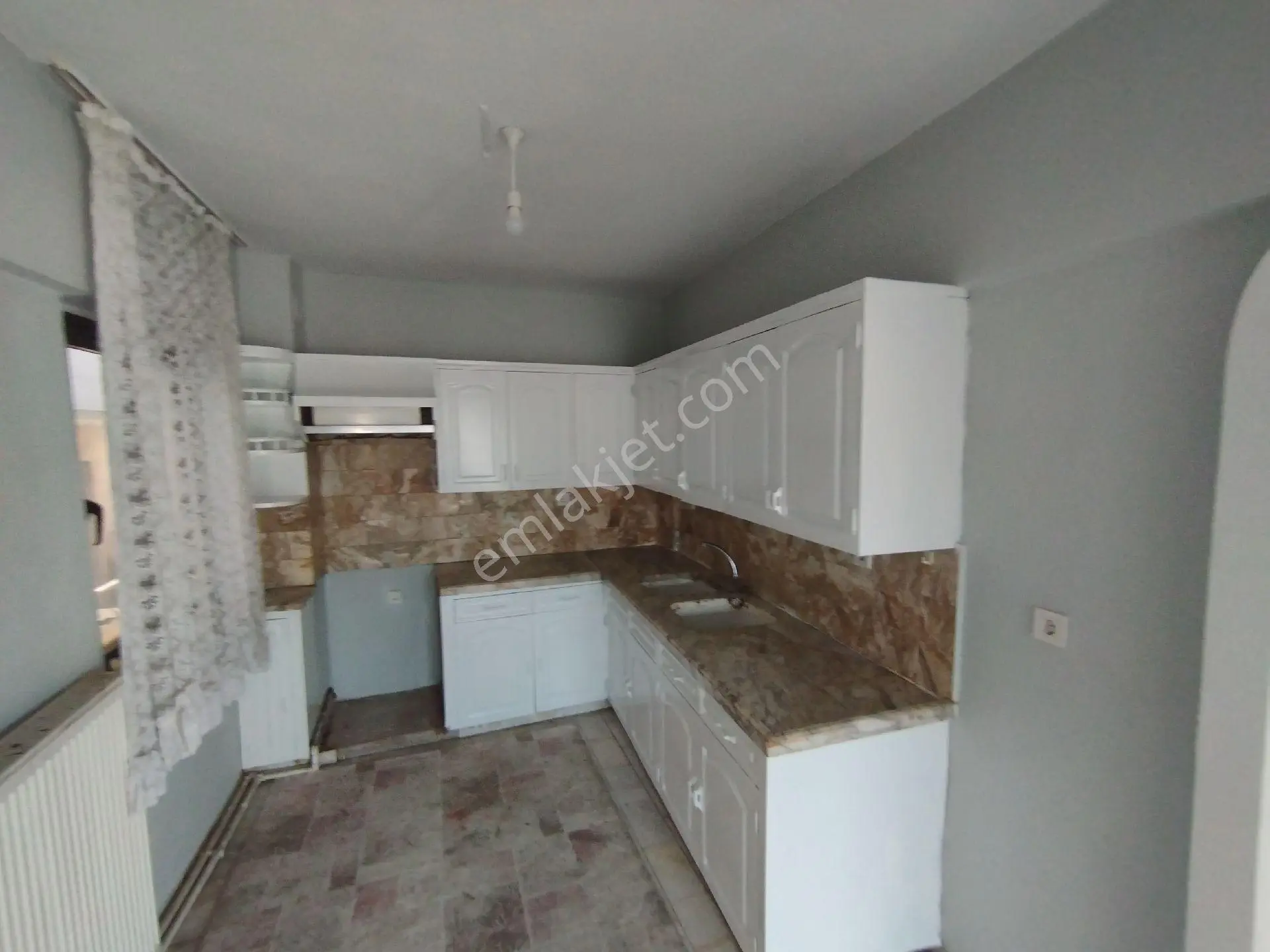Hacıfeyzullah Mah.de Kiralık Ful Deniz Manzaralı 3+1 Daire - Görsel 5