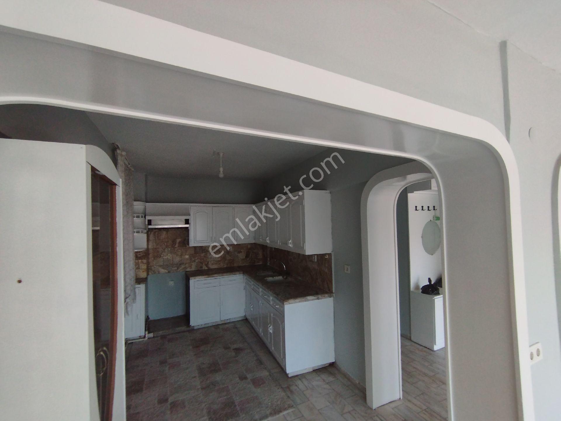 Hacıfeyzullah Mah.de Kiralık Ful Deniz Manzaralı 3+1 Daire - Görsel 12