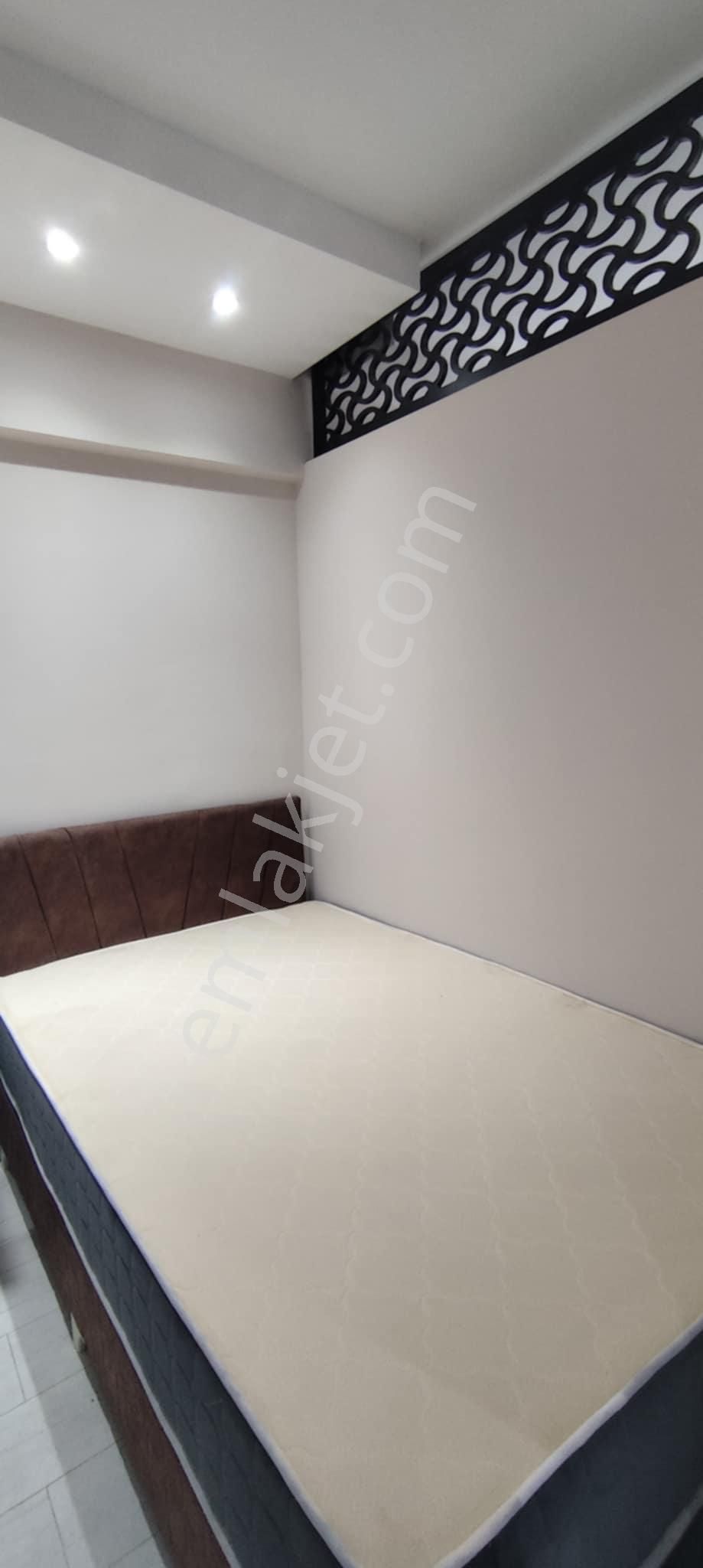 15 Mayıs Mahallesinde Maliyenin Karşı Arka Sokağında Ara Kat Ön Cephe Eşyalı Apart 1.375.000 Tl - Görsel 6