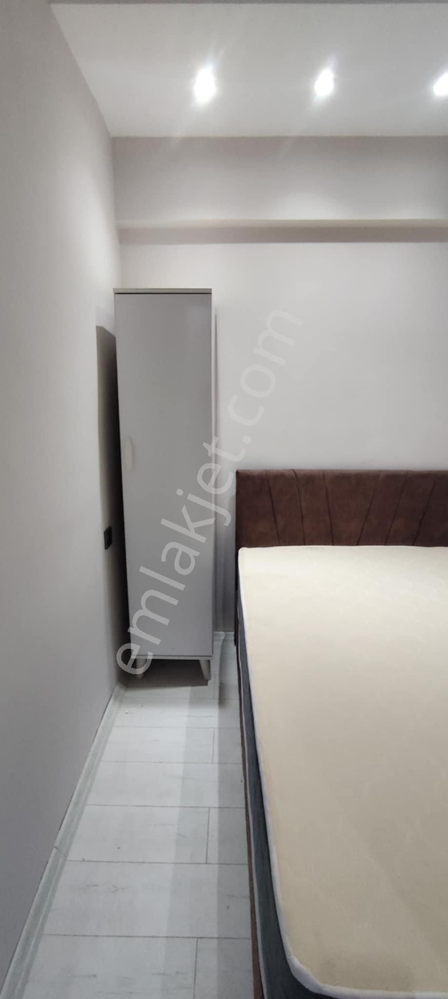 15 Mayıs Mahallesinde Maliyenin Karşı Arka Sokağında Ara Kat Ön Cephe Eşyalı Apart 1.375.000 Tl - Görsel 5