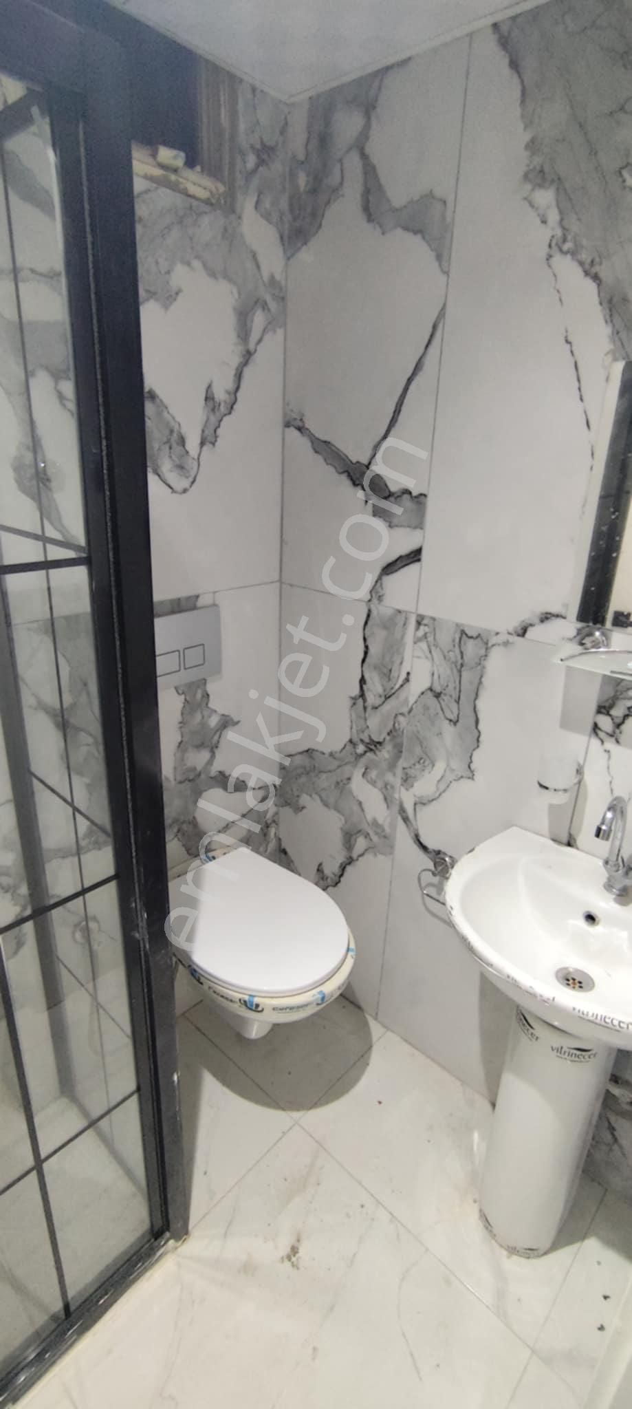 15 Mayıs Mahallesinde Maliyenin Karşı Arka Sokağında Ara Kat Ön Cephe Eşyalı Apart 1.375.000 Tl - Görsel 9