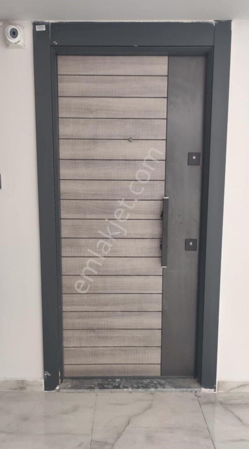 15 Mayıs Mahallesinde Maliyenin Karşı Arka Sokağında Ara Kat Ön Cephe Eşyalı Apart 1.375.000 Tl - Görsel 2