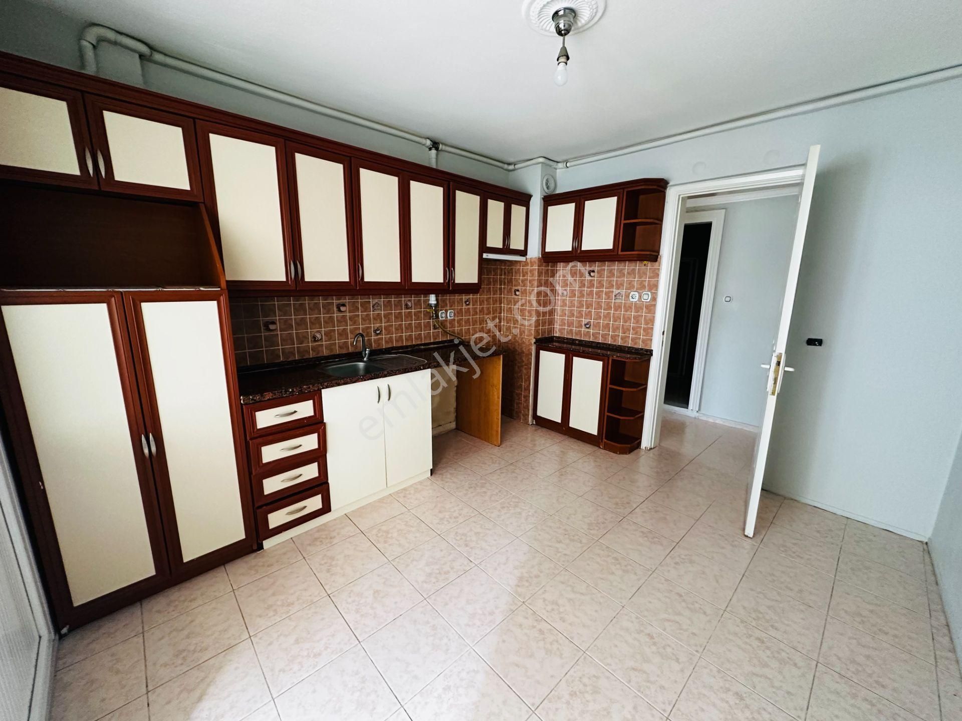 A Plus Gayrimenkulden Cadde Üstü Satılık 3+1 Daire