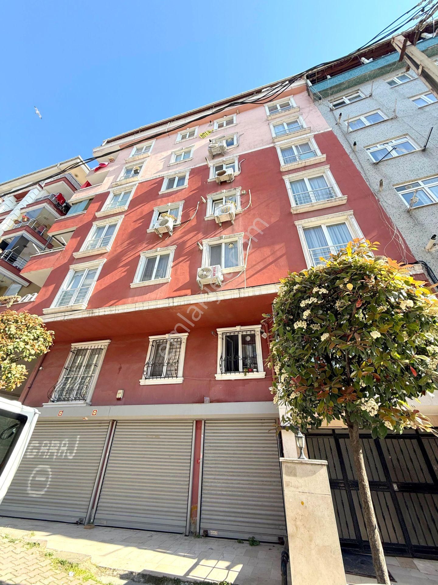 Tutar Emlak Dan E-5 Yakını Otoparklı 3+1 130 M2 2 Kat Daire
