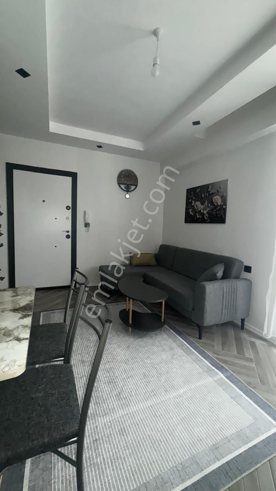 Çınar Yürüme Mesafesinde Kiralık Eşyalı Apart