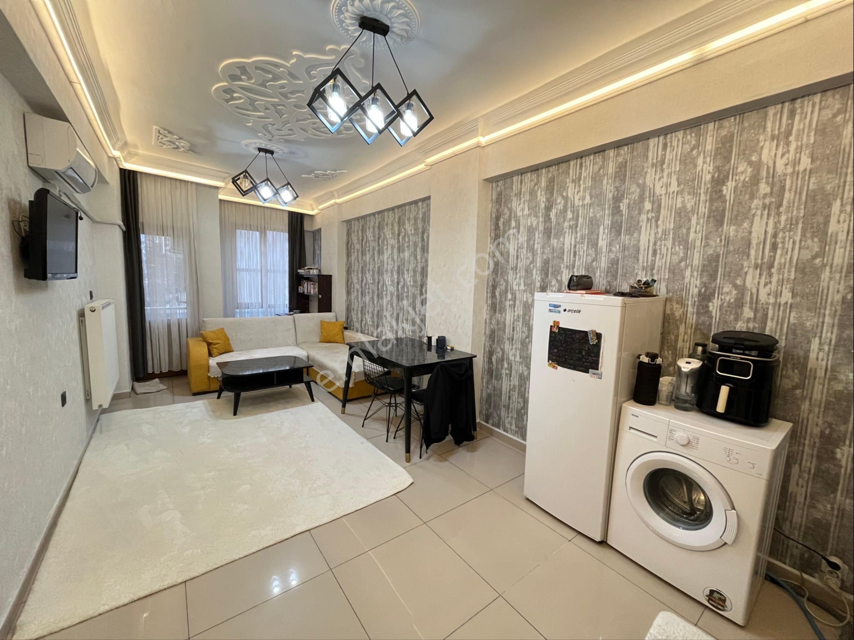 Elite’ten Yeditepede Memur Binası Lüks Eşyalı 1+1 Kiralık Daire