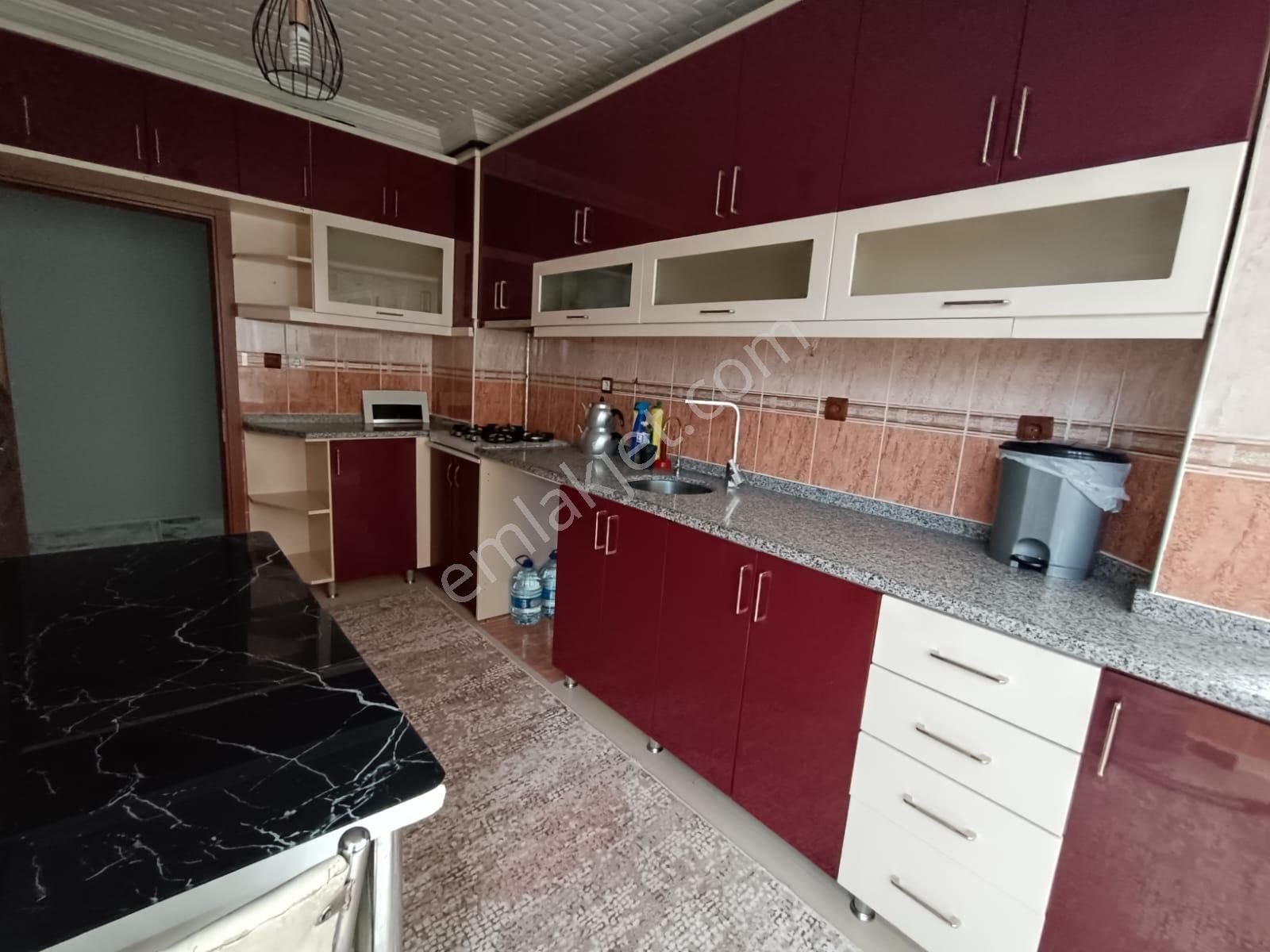 Ayvalı Mahallesi Farabi Lisesi Karşısı Şehir Hastanesi Yakını Full Eşyalı 1.kat 3+1 Kiralık Daire