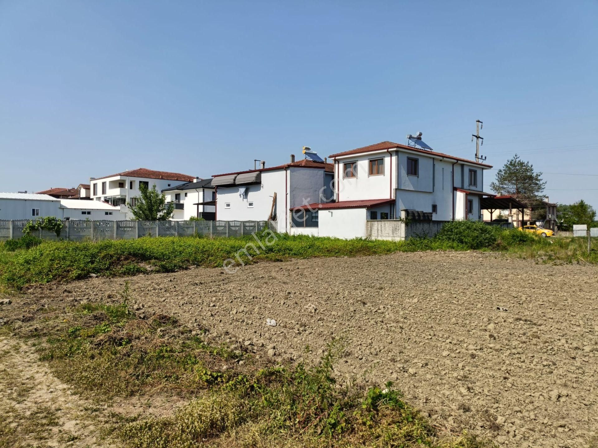 Sakarya Erenler Bekirpaşa'da 638 M2 Satılık Arsa
