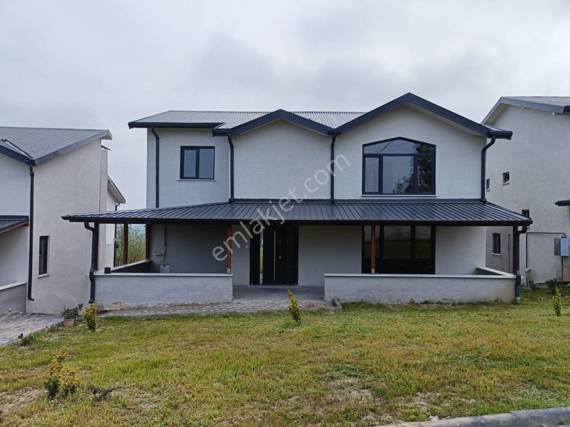 Doğa İle İç İçe-570 M² Arsa Paylı Satılık 2 Adet Villa Şehre 5km