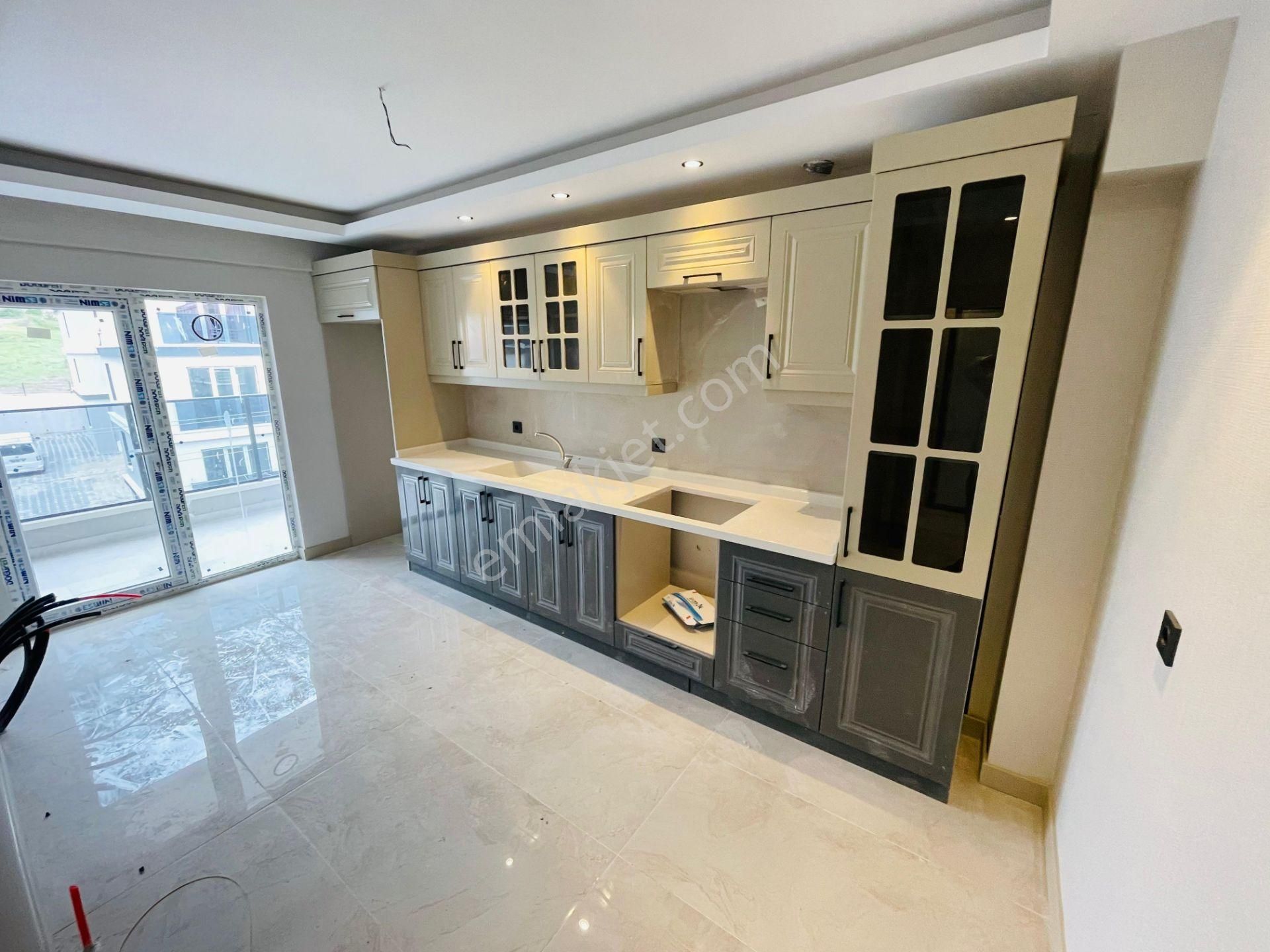 Şengalden Hisar Da Göz Alıcı Lokasyonuyla Full+full Yapılı Geniş,ferah 3+1 Daire
