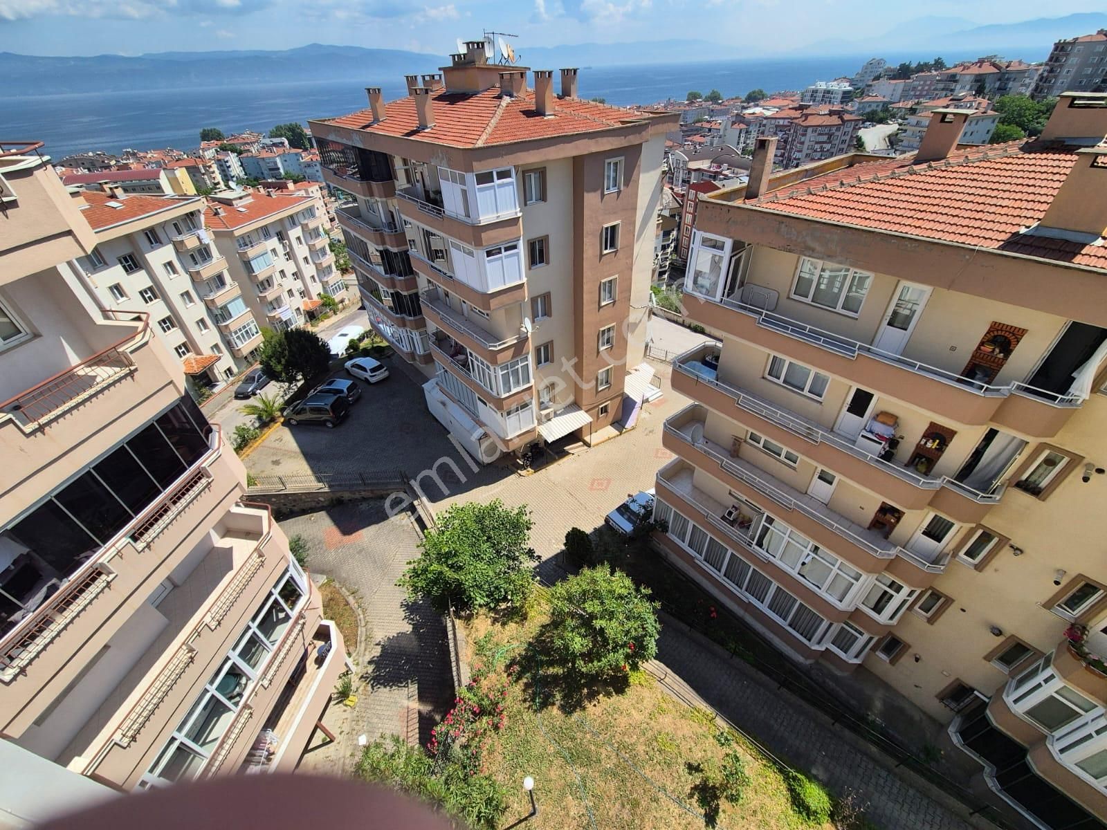 Rt Safirden Mudanya Halitpaşada Site İçi 3+1 Satılık Daire