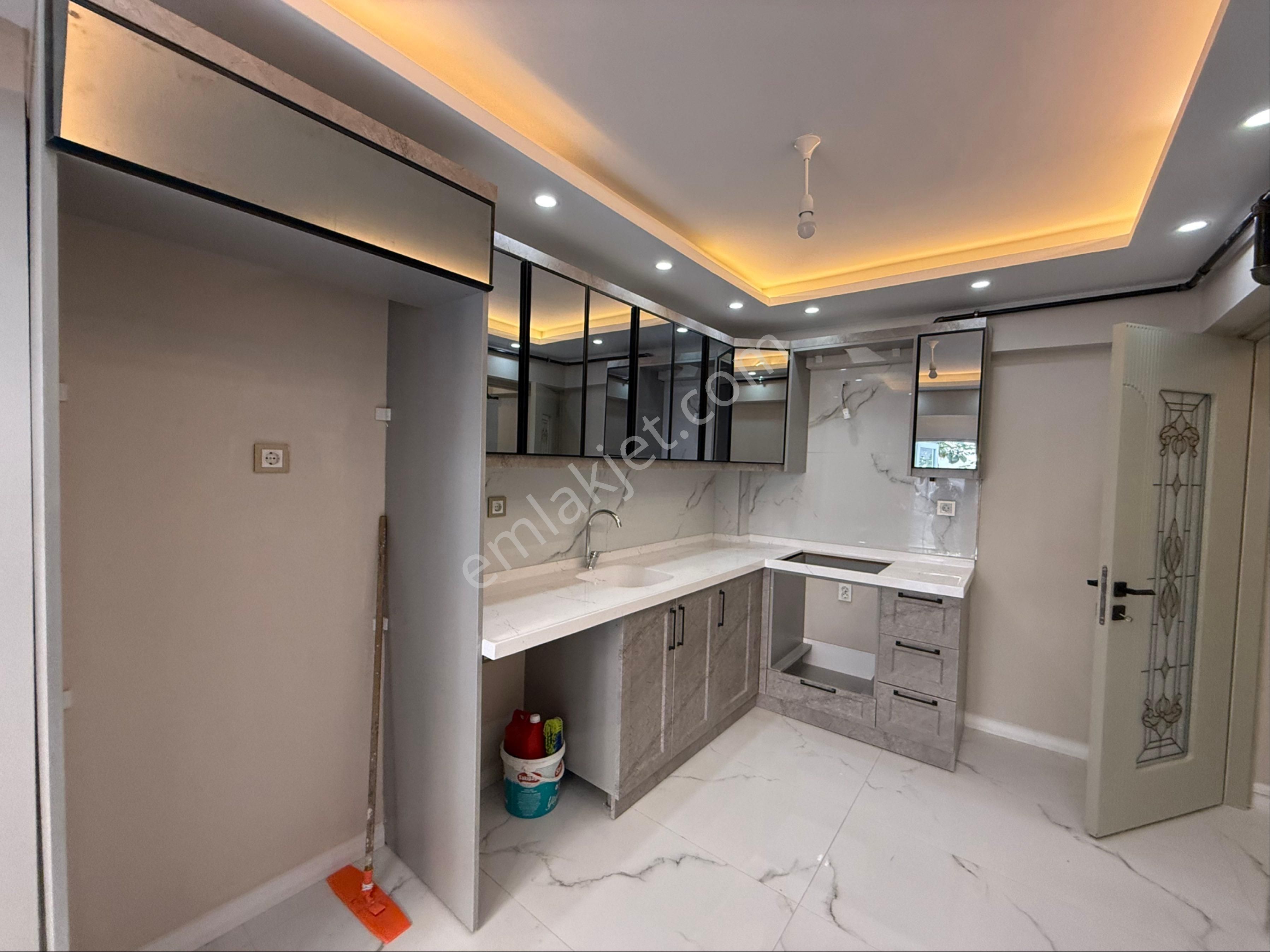 Emlak Center'dan Dinçer Mah Satılık 2+1 Bahçeli Daire