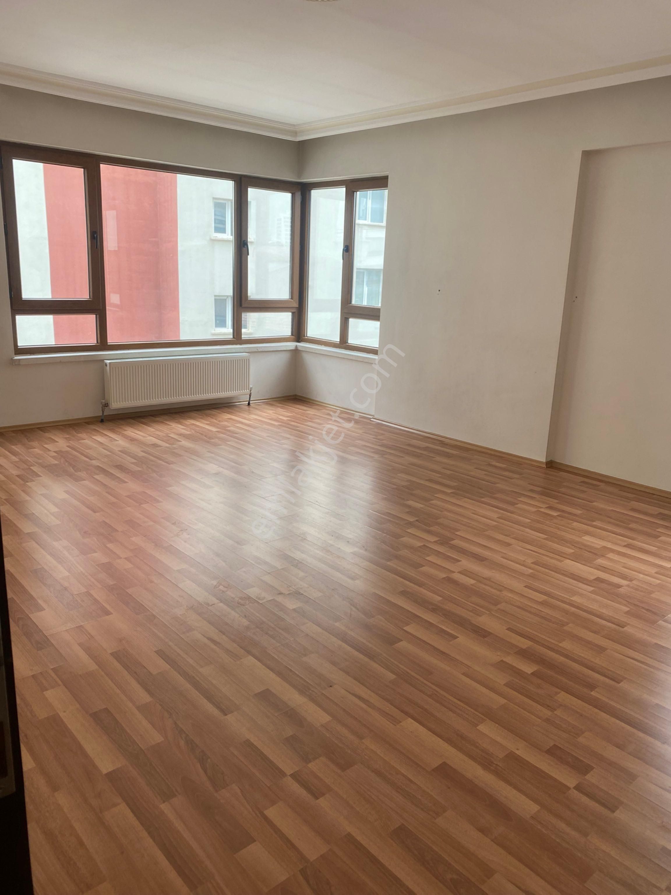 Merkez Camiide Memura 5.katta Kiralık