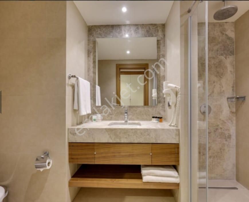 Kuşadası Ramada Otel Suit Oda - Görsel 21