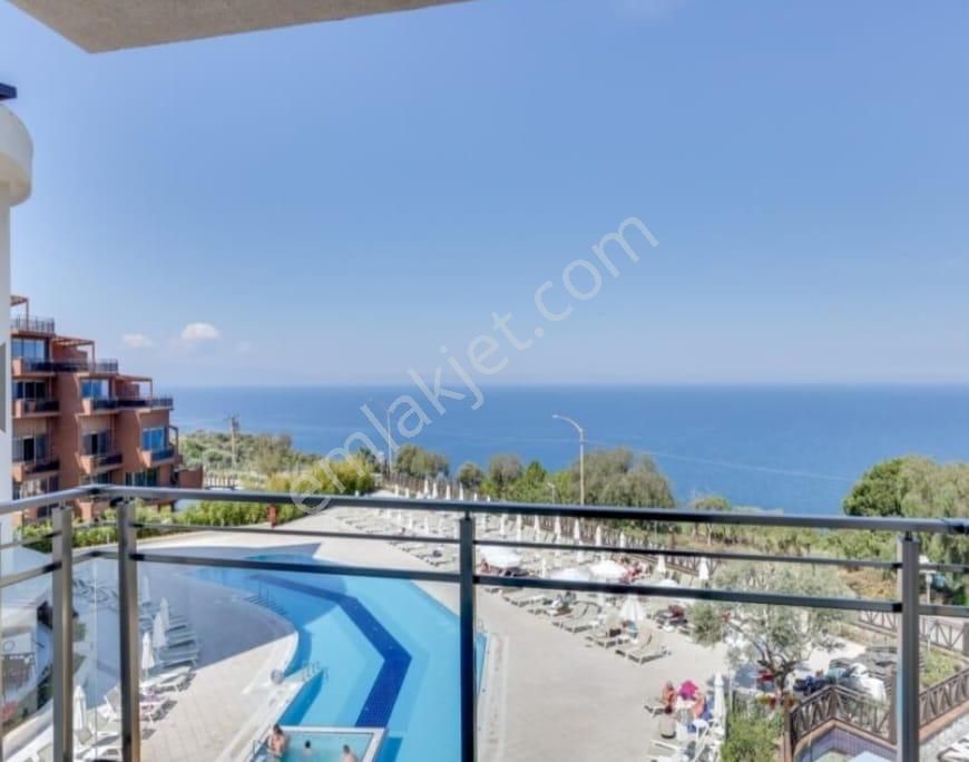 Kuşadası Ramada Otel Suit Oda - Görsel 12
