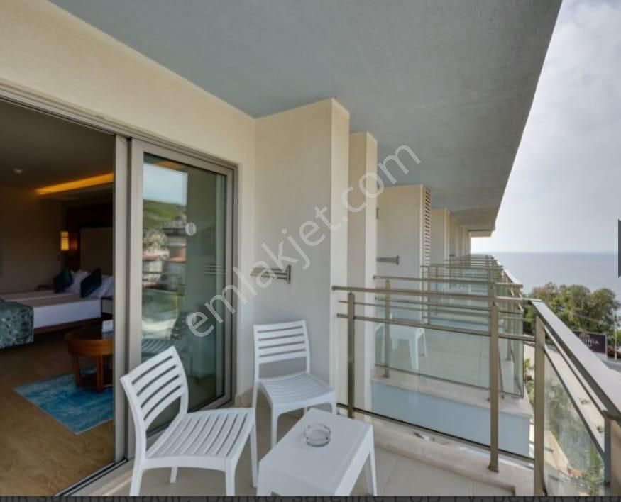 Kuşadası Ramada Otel Suit Oda - Görsel 13