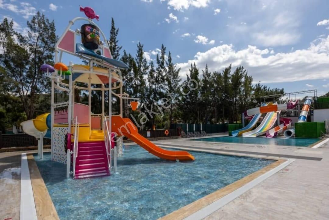 Kuşadası Ramada Otel Suit Oda - Görsel 28
