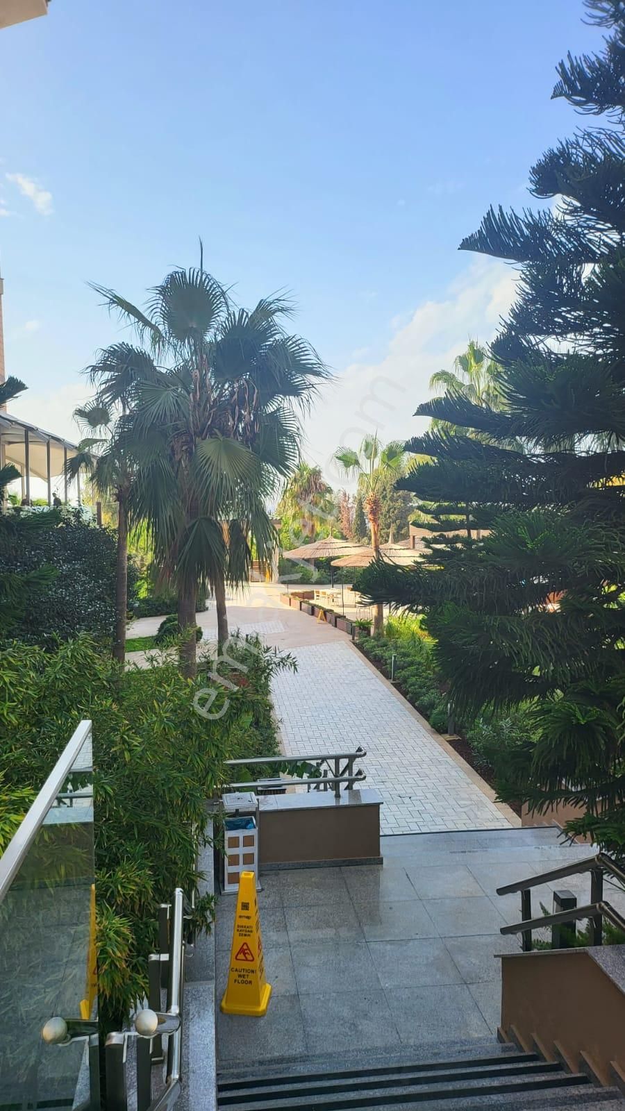 Kuşadası Ramada Otel Suit Oda - Görsel 7