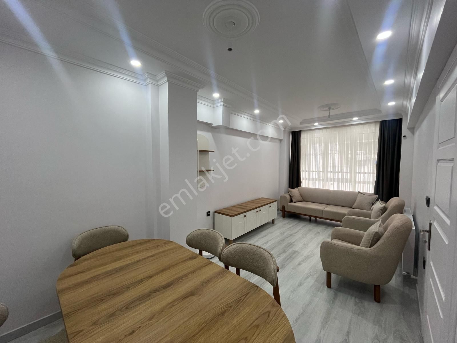 Yalova Remax'dan Cumhuriyet Cad.'de Kiralık 1+1 Eşyalı Yeni Bina