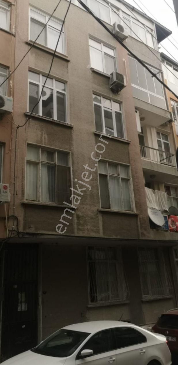 İzmir Hatay Nokta 225. Sokakta Satılık 2+1 Daire